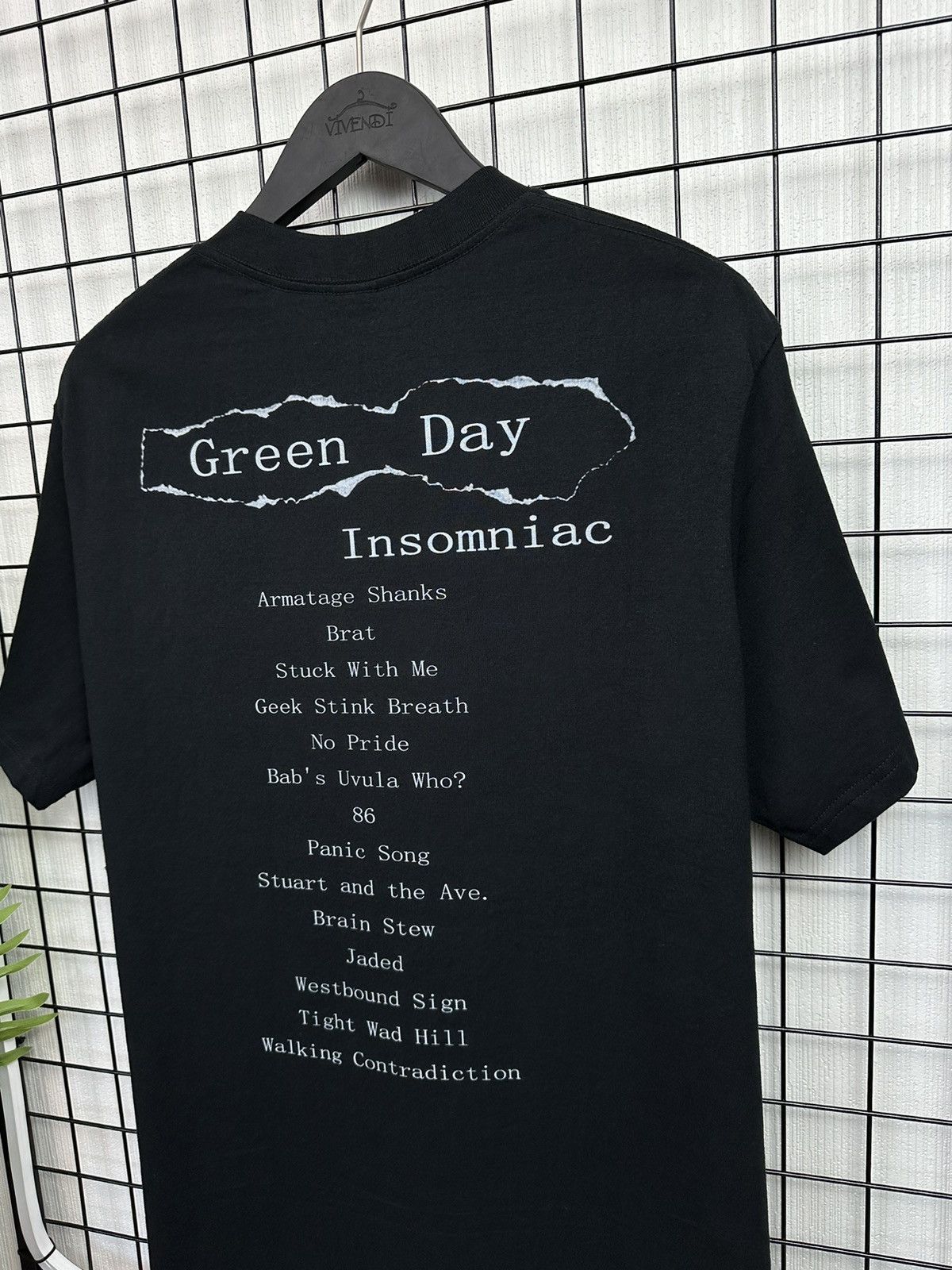 Band Tees Green Day “Insomniac” Tour T shirt Men L black rare Size US L / EU 52-54 / 3 - 13 Thumbnail