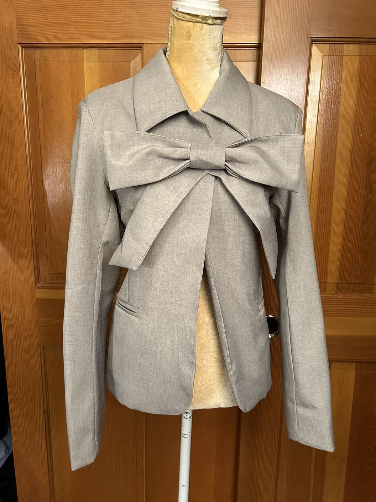 Designer × Other NWT, Lavishly Paris Women's Gray Bowknot Designer Shirt. Size S / US 4 / IT 40 - 9 Thumbnail