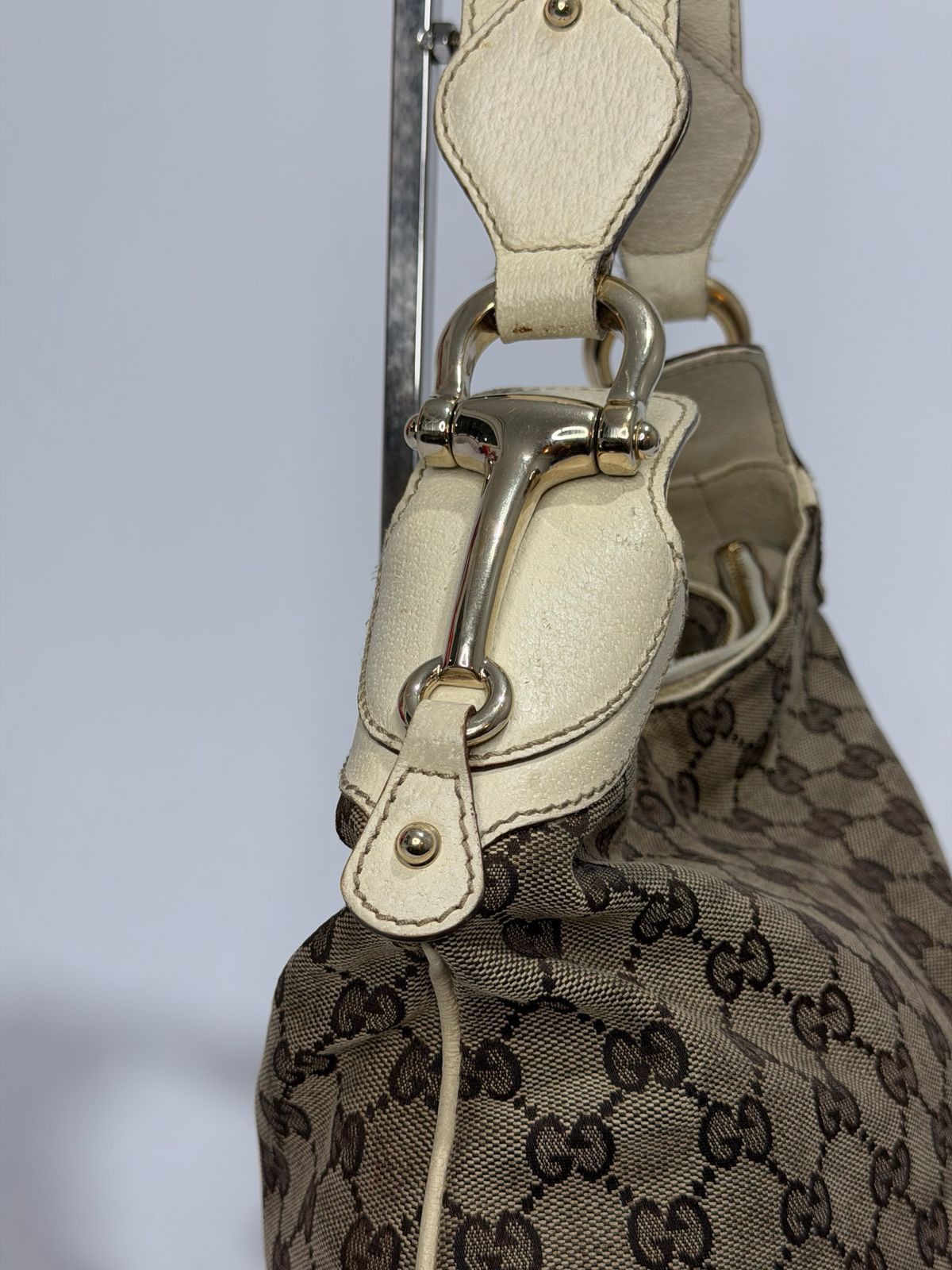 Gucci GUCCI Beige/White GG Canvas Horsebit Creole Hobo Bag Size ONE SIZE - 5 Thumbnail