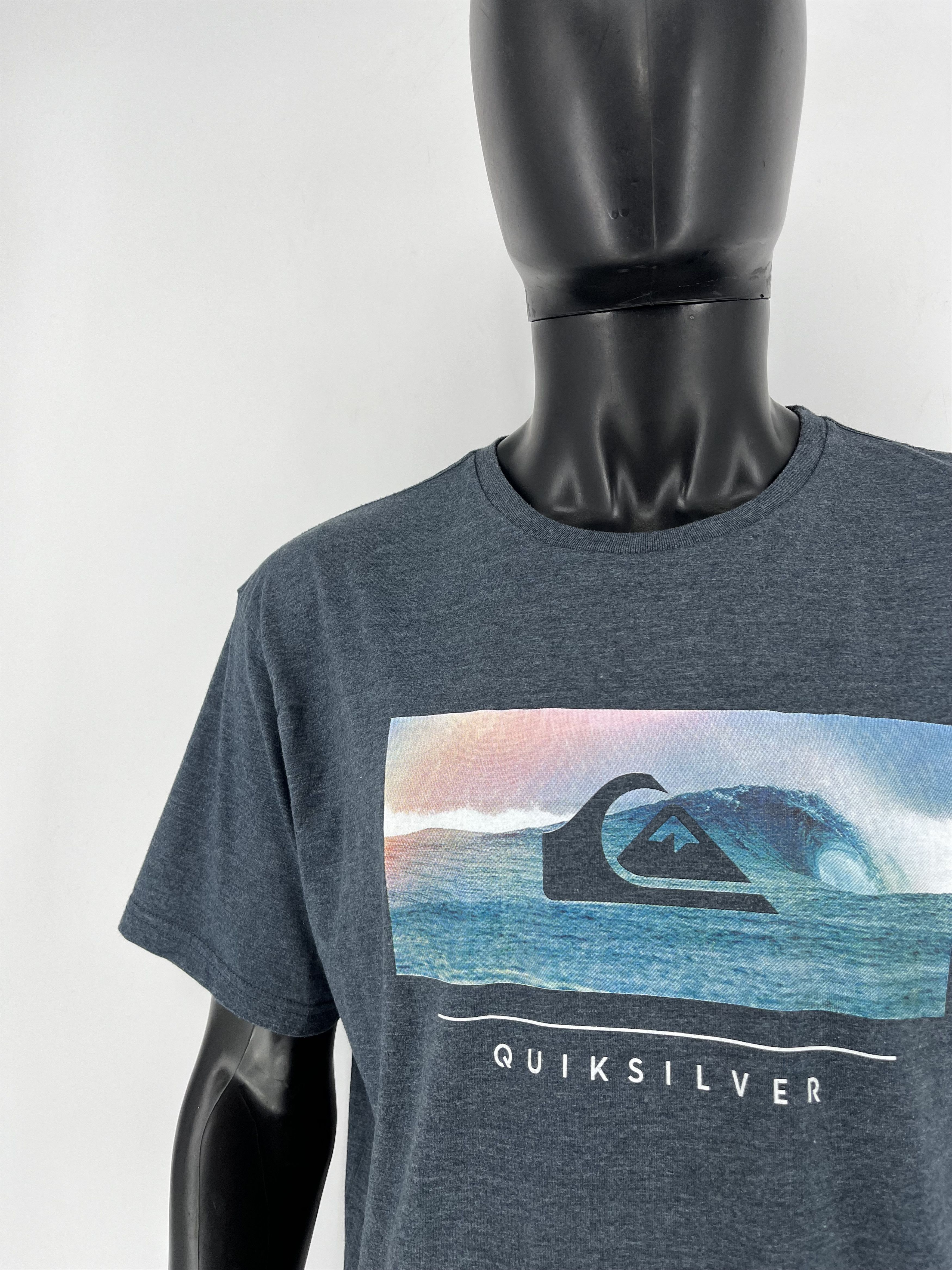 Quiksilver Vintage Quiksilver T-Shirt Size XL Surf Skateboard y2k Size US XL / EU 56 / 4 - 6 Thumbnail
