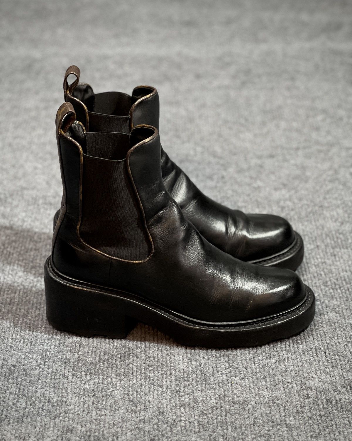Louis Vuitton Louis Vuitton Black Leather Monogram Chelsea Boot Size US 8.5 / IT 38.5 - 8 Thumbnail