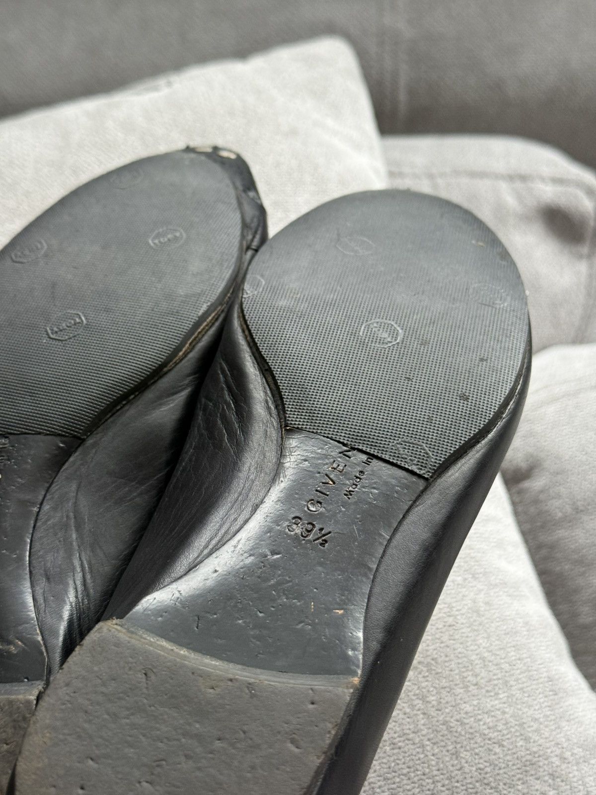 Givenchy Rare Givenchy Paris Black Leather Flat Ballet Shoes Sz 39,5 Size US 9.5 / IT 39.5 - 9 Thumbnail