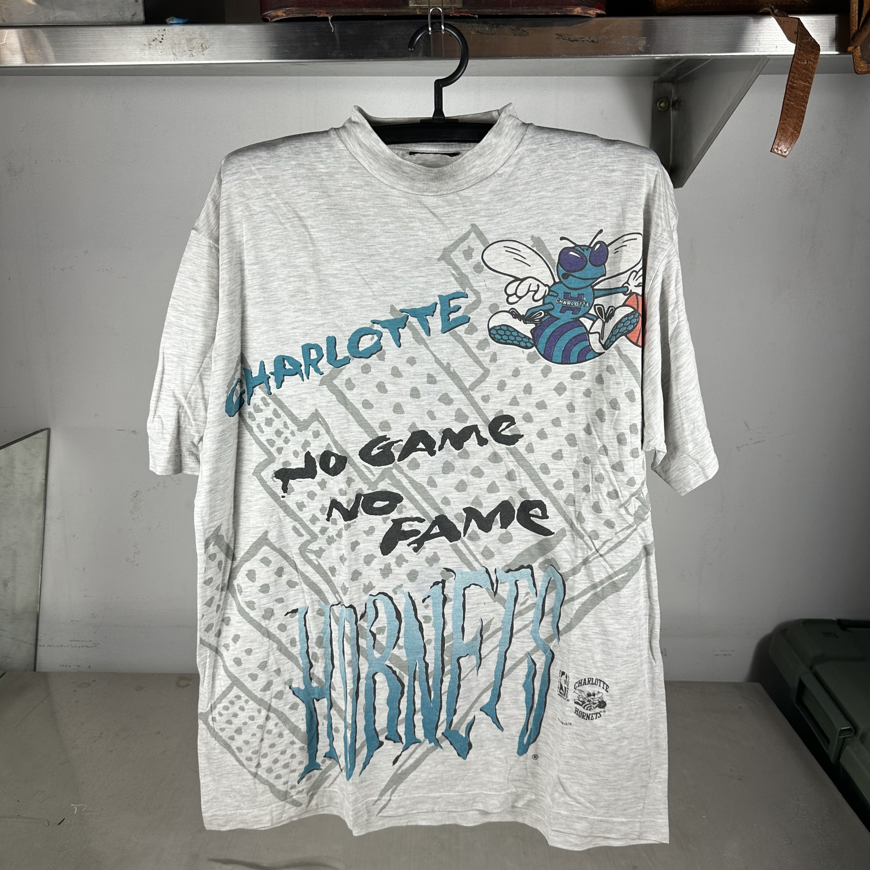 Vintage 90s Charlotte Hornets Basketball NBA No Game No Fame T-Shirt Size US XL / EU 56 / 4 - 1 Thumbnail