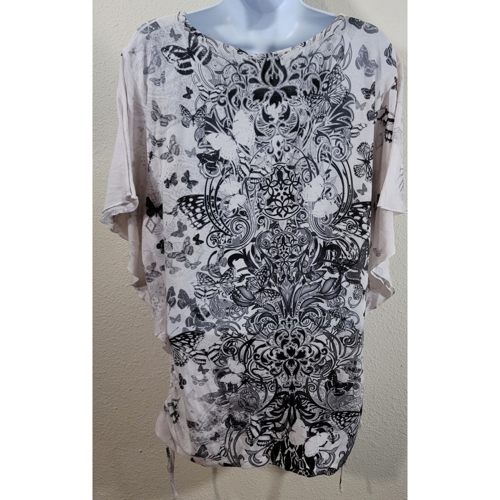 Other Style & Co White Black Gray Floral Butterflies Sequin Top L Size L / US 10 / IT 46 - 3 Thumbnail