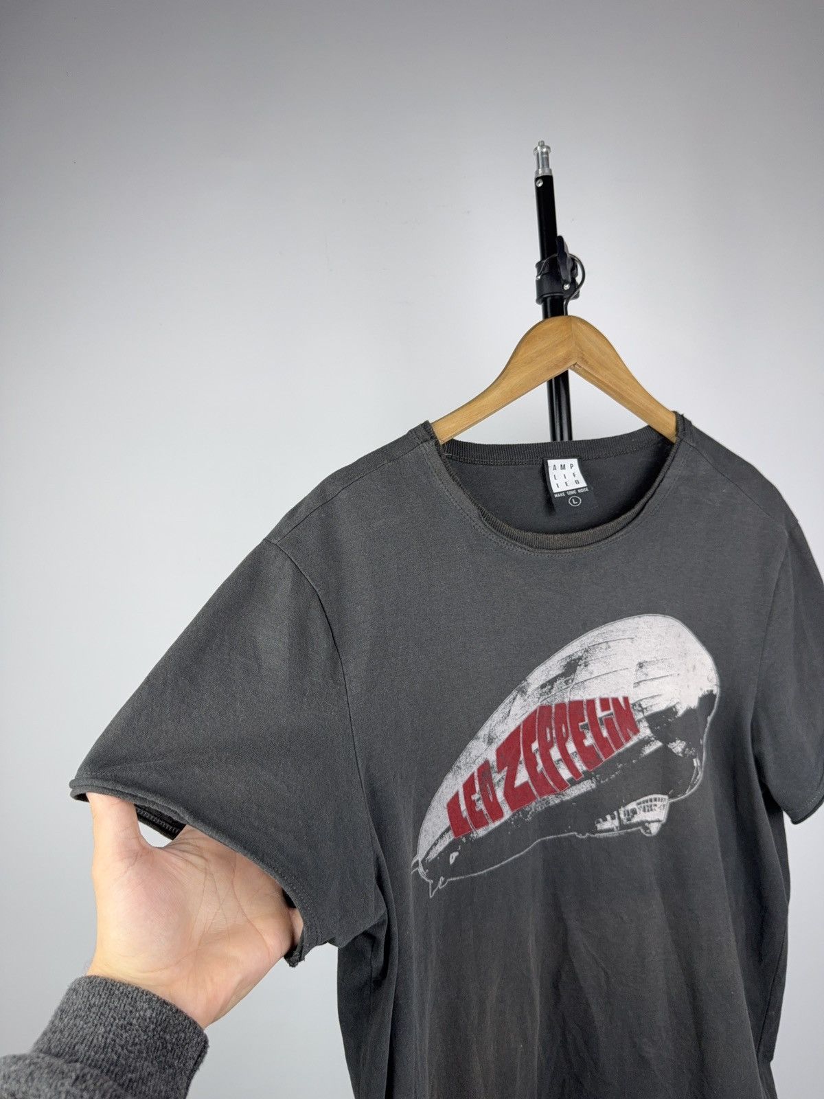 Band Tees Vintage style Led Zeppelin 2019 Big Logo Faded T shirt Size US L / EU 52-54 / 3 - 8 Thumbnail