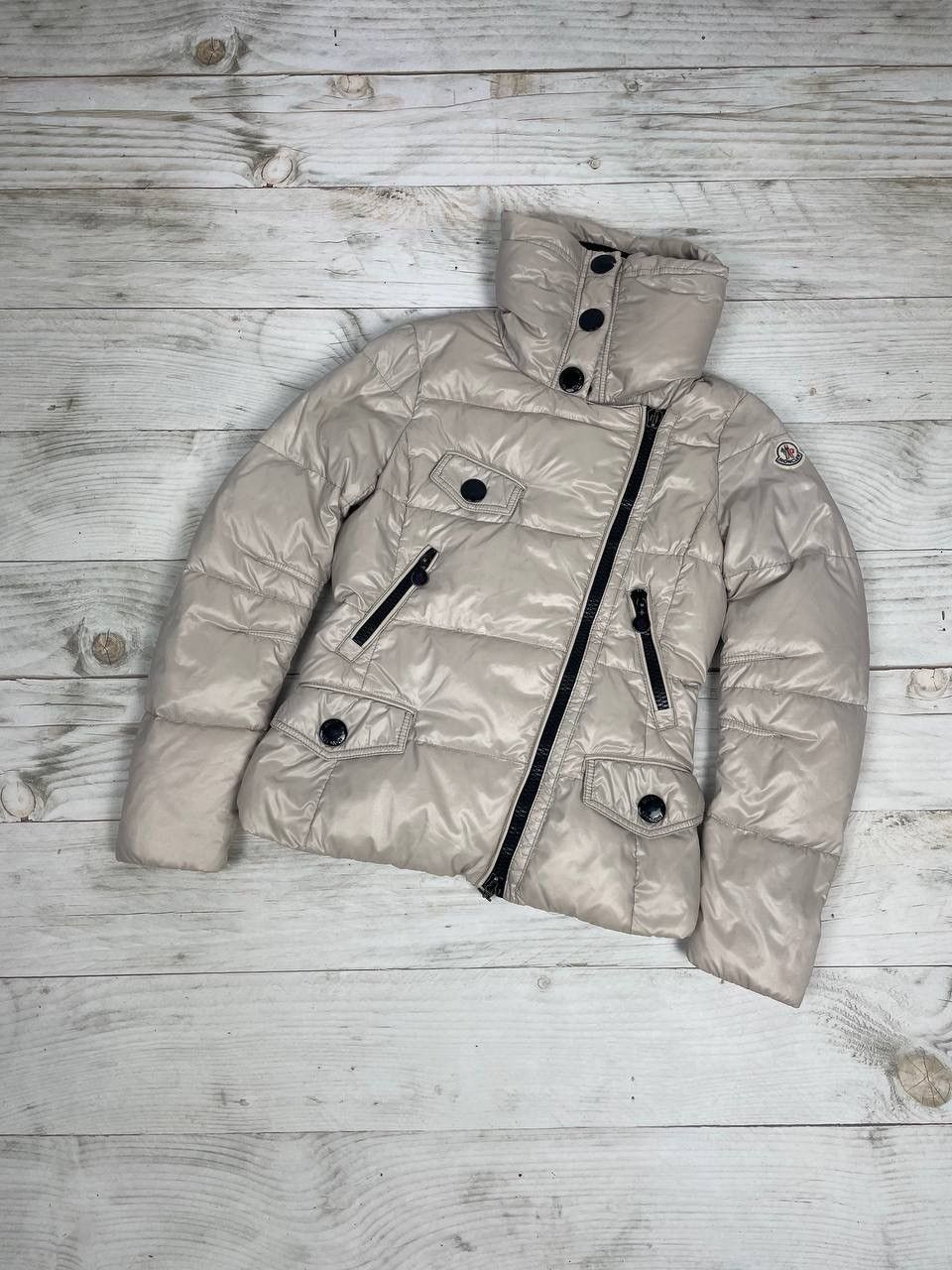 Moncler Vintage Moncler Indre Giubboto Women Puffer Jacket Beige Size XS / US 0-2 / IT 36-38 - 1 Thumbnail