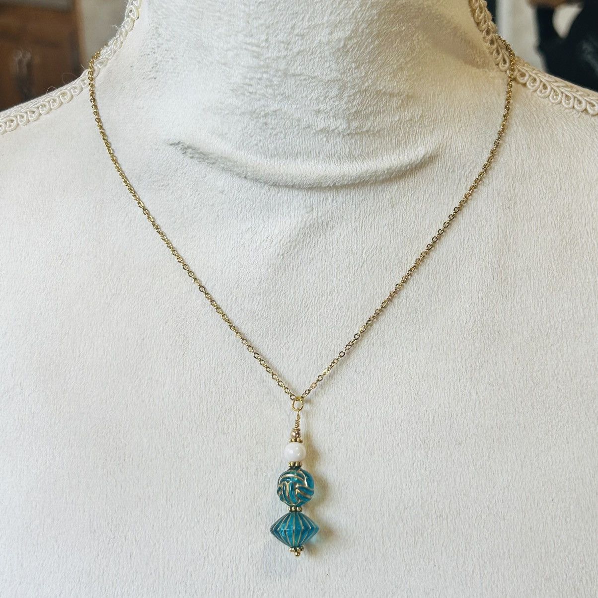 Handmade Handcrafted elegant art glass beaded pendant necklace Size ONE SIZE - 3 Thumbnail