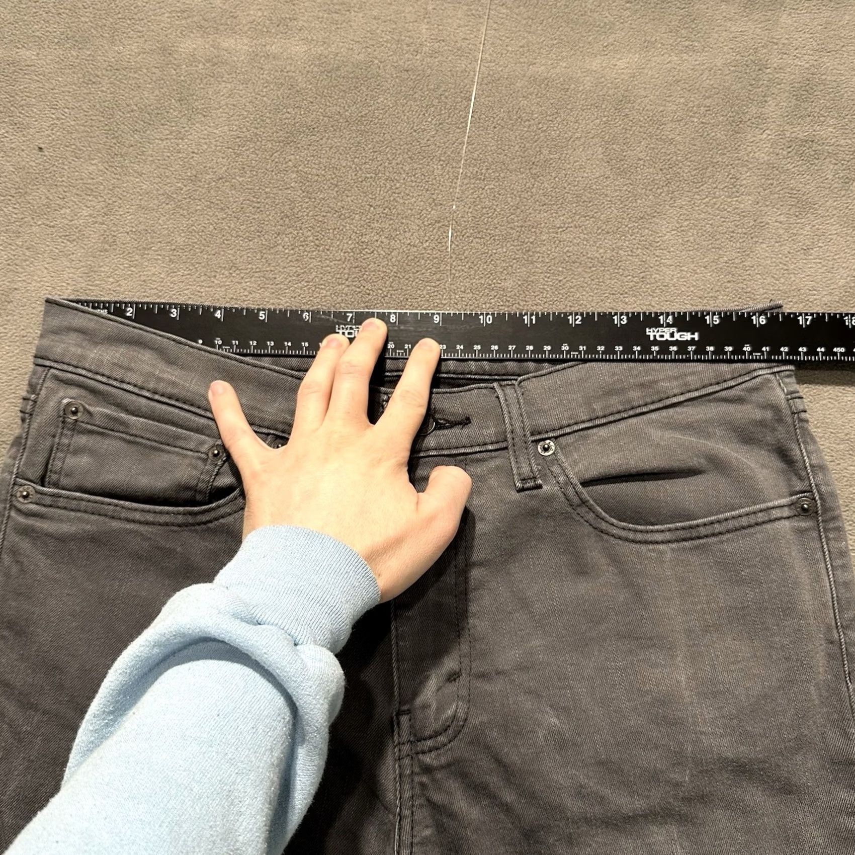 Levi's Levi's Jeans Mens 33 Waist 30 Inseam Dark Gray Denim 511 Slim Fit Mid Rise EUC Size US 34 / EU 50 - 7 Thumbnail