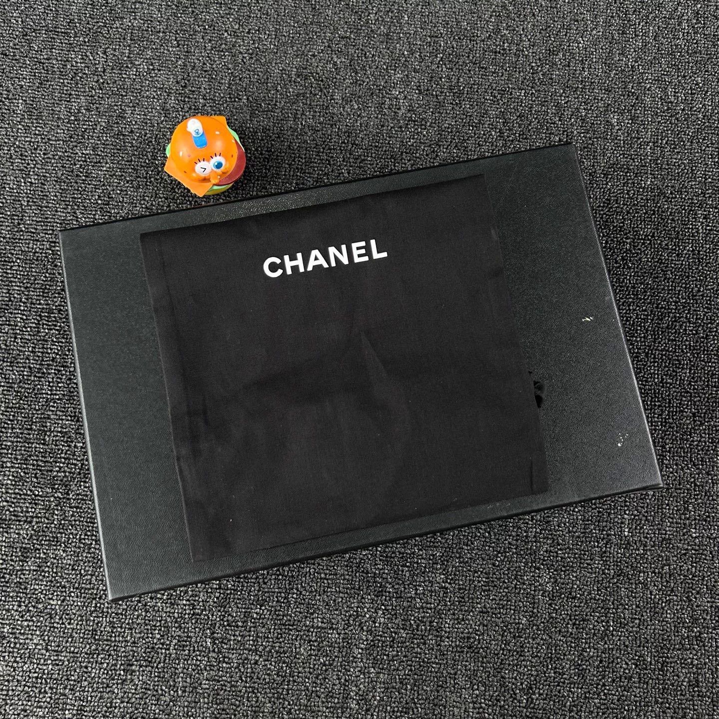 Chanel Chanel Pink Metallic Logo Loafer EU 37 Size US 6.5 / IT 36.5 - 8 Thumbnail