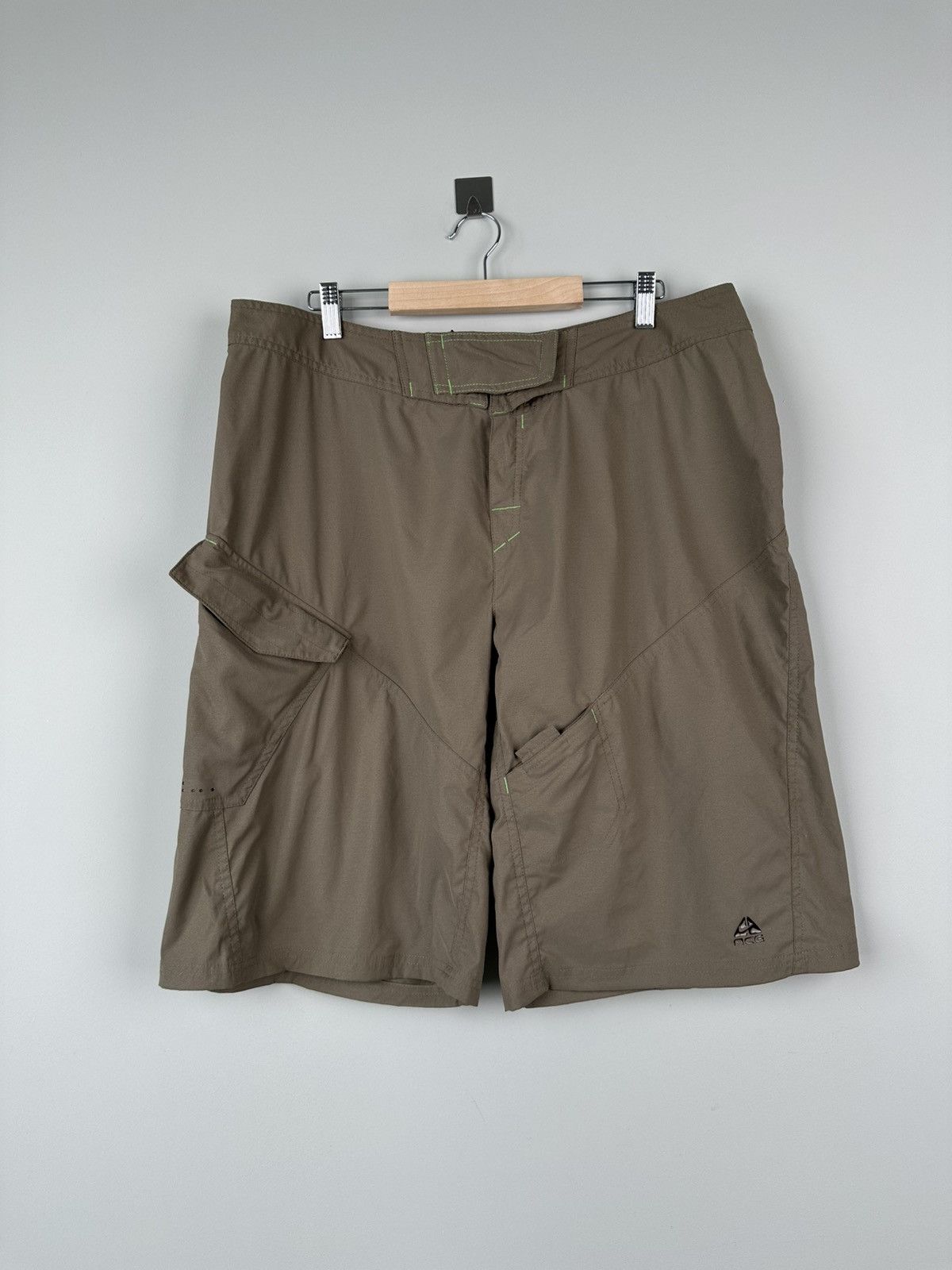 Nike × Nike ACG Vintage Y2k Nike Acg Cargo Shorts Size US 38 / EU 54 - 1 Thumbnail
