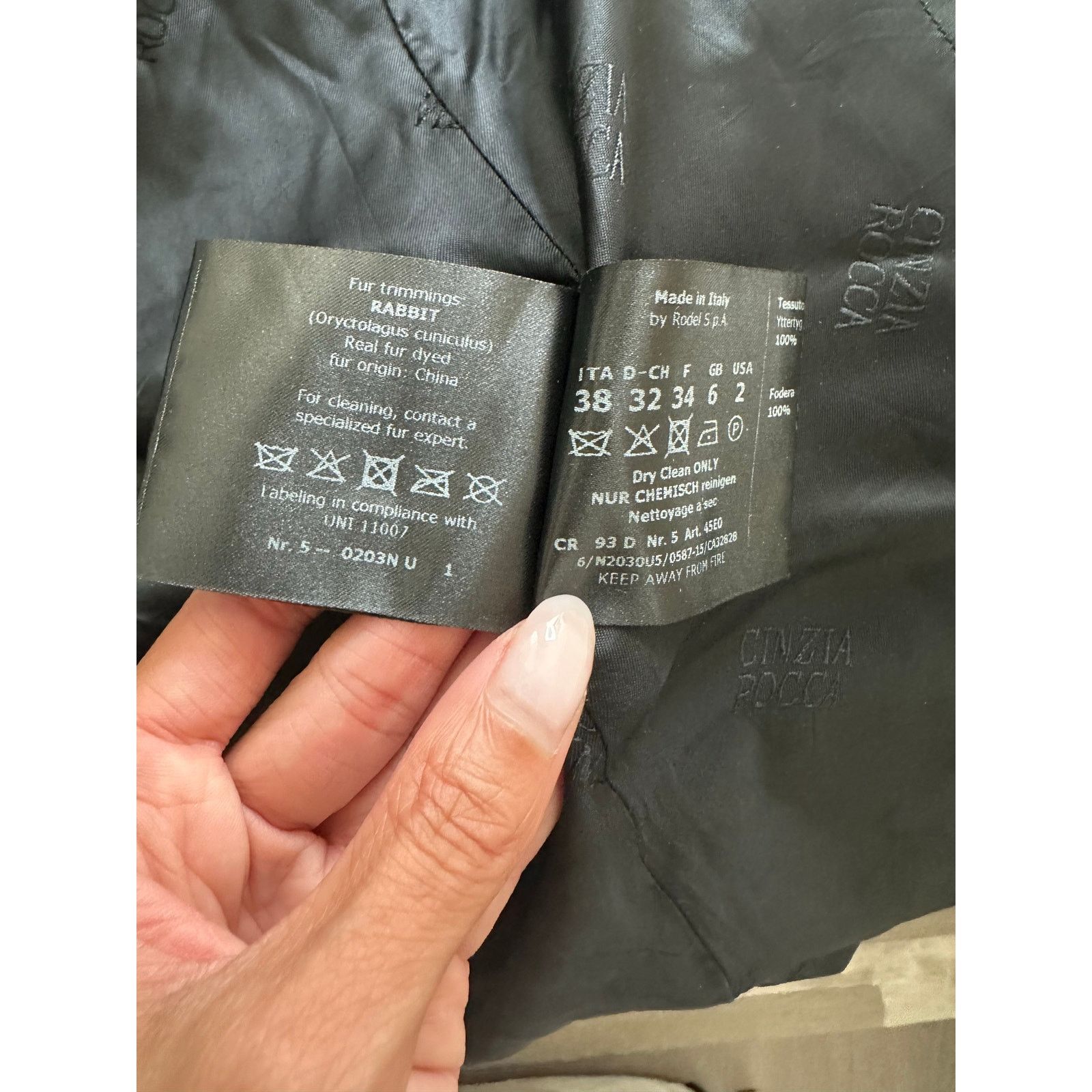 Cinzia Rocca Cinzia Rocca long black fur coat - Size 2 - MINT Size US S / EU 44-46 / 1 - 10 Thumbnail