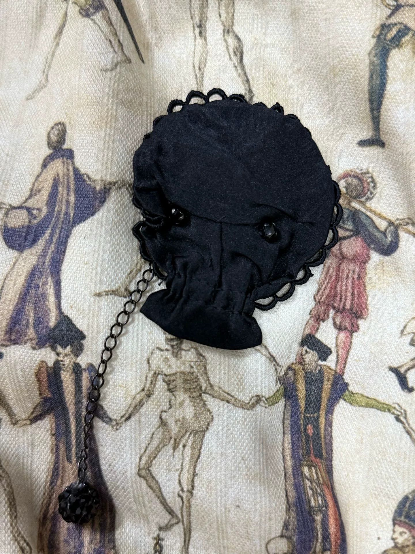 Undercover UNDERCOVER 07SS Skull Lace Diamond Brooch Size ONE SIZE - 1 Thumbnail