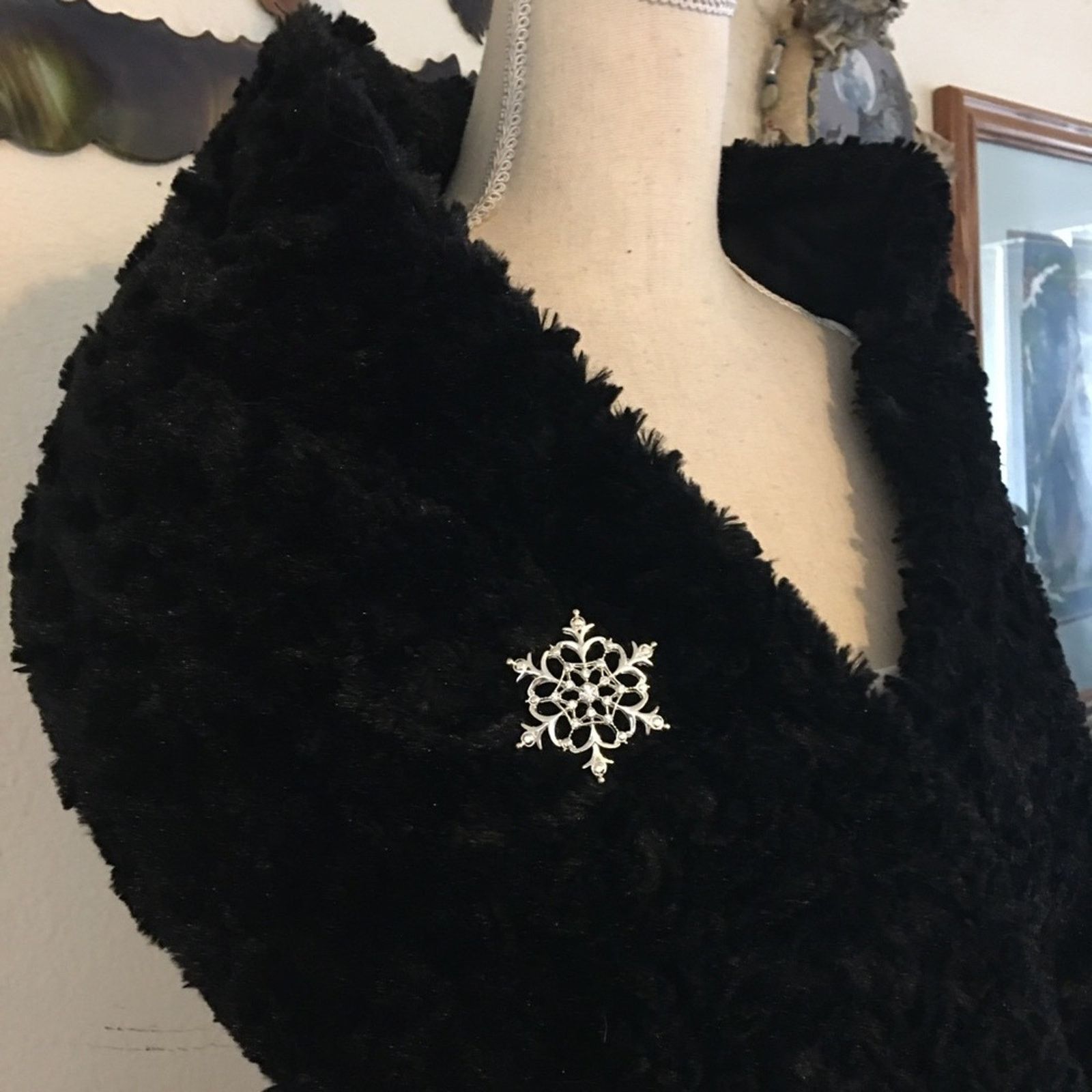 Vintage Vintage shiny silver rhinestone snowflake brooch Size ONE SIZE - 1 Thumbnail