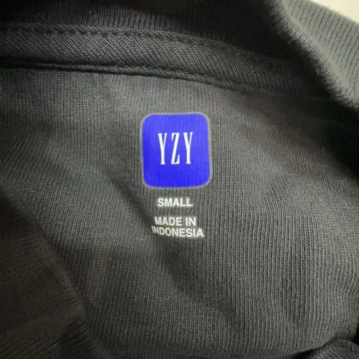 Balenciaga Balenciaga YEEZY X Gap X Balenciaga Logo No Seam Tee -2507 Size US S / EU 44-46 / 1 - 2 Thumbnail
