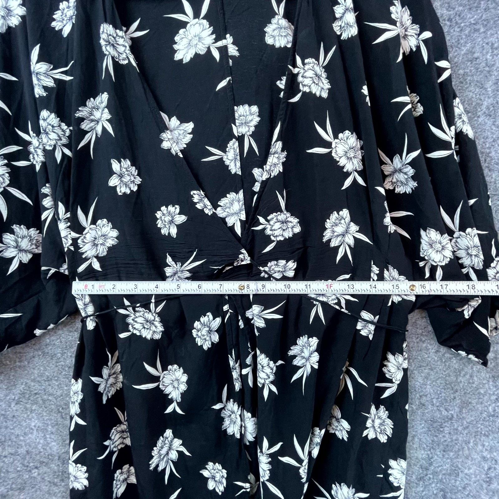 & Other Stories & Other Stories Kimono Dress Women 4 Black Floral Open Front Size S / US 4 / IT 40 - 3 Thumbnail