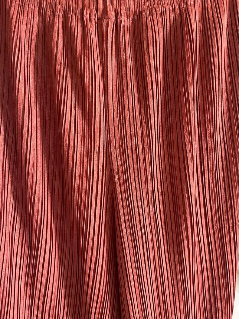 Other Issey Miyake Red pleated pants Size 42" / US 20 - 6 Thumbnail