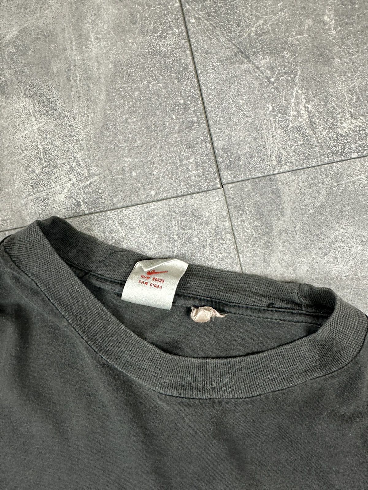 Nike Nike vintage Retro Overprint Logo Mens T-Shirt Size US XL / EU 56 / 4 - 11 Thumbnail