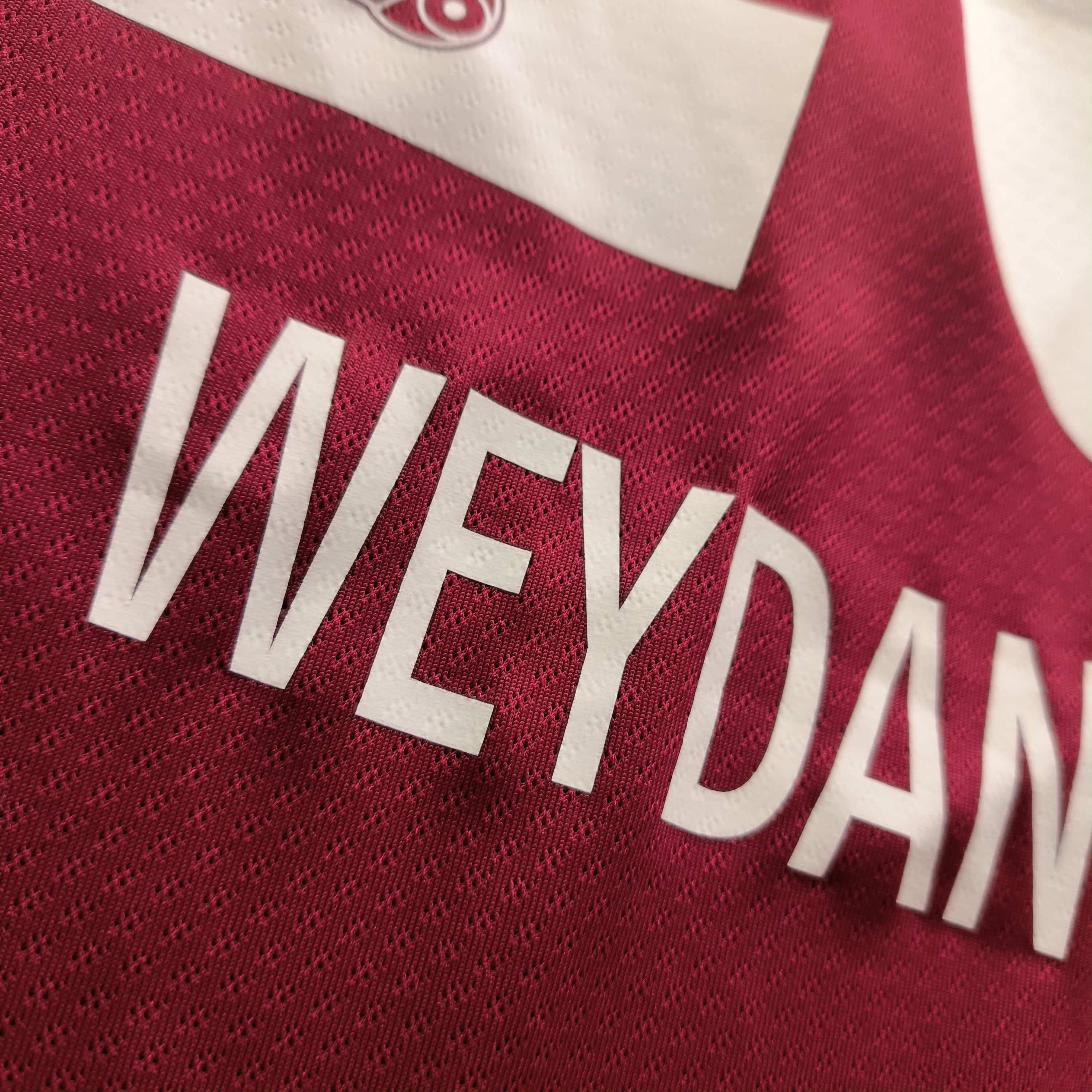 Other Hannover96 2014-15 Jako home Weydandt football jersey size M Size US M / EU 48-50 / 2 - 8 Thumbnail