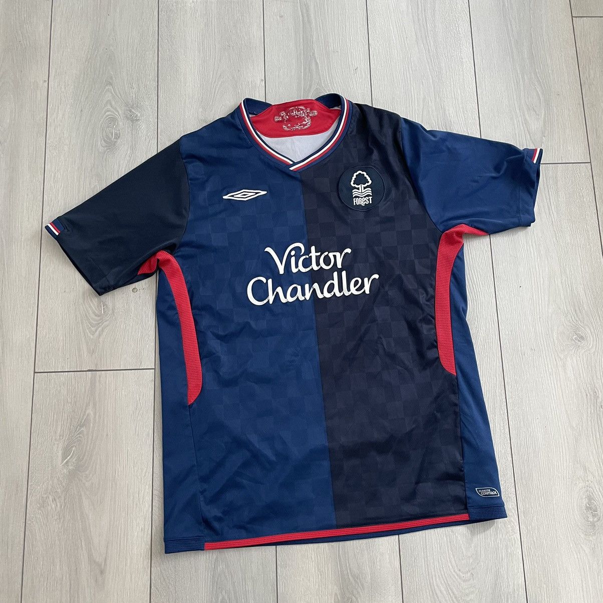 Other Umbro Forest Victor Chandler Jersey shirt tee 2009 2010 Size US L / EU 52-54 / 3 - 1 Thumbnail