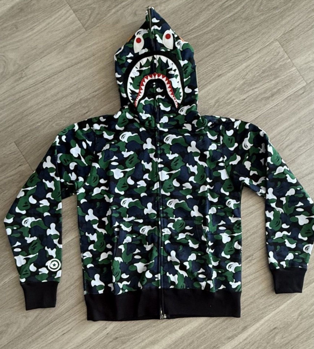 Bape Bape Isetan Shinjuku Separate shark full zip Size US XXL / EU 58 / 5 - 1 Thumbnail