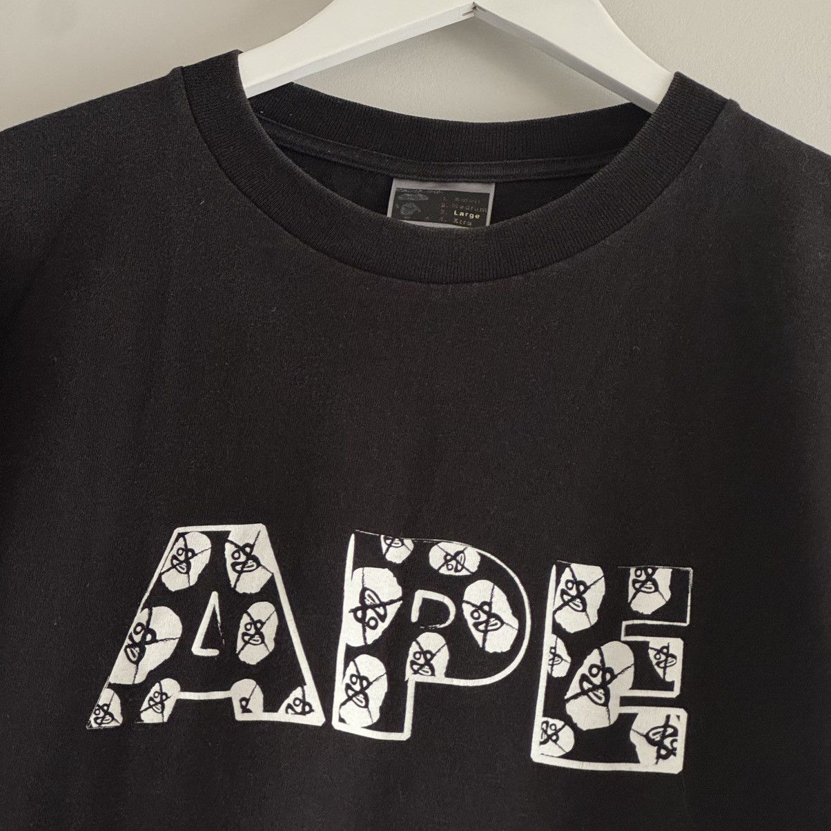Bape Vintage Bape Tiny Ape Head Logo Tee Nigo Size US L / EU 52-54 / 3 - 1 Thumbnail