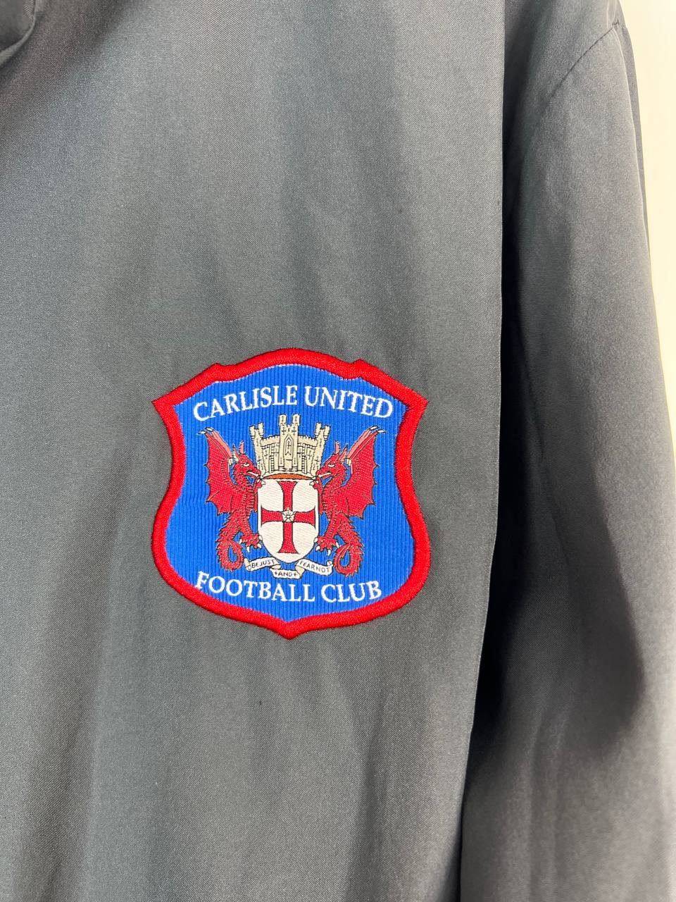 Umbro CARLISLE UNITED UMBRO JACKET TRAINING FOOTBALL SOCCER Sz XL Size US XL / EU 56 / 4 - 3 Thumbnail