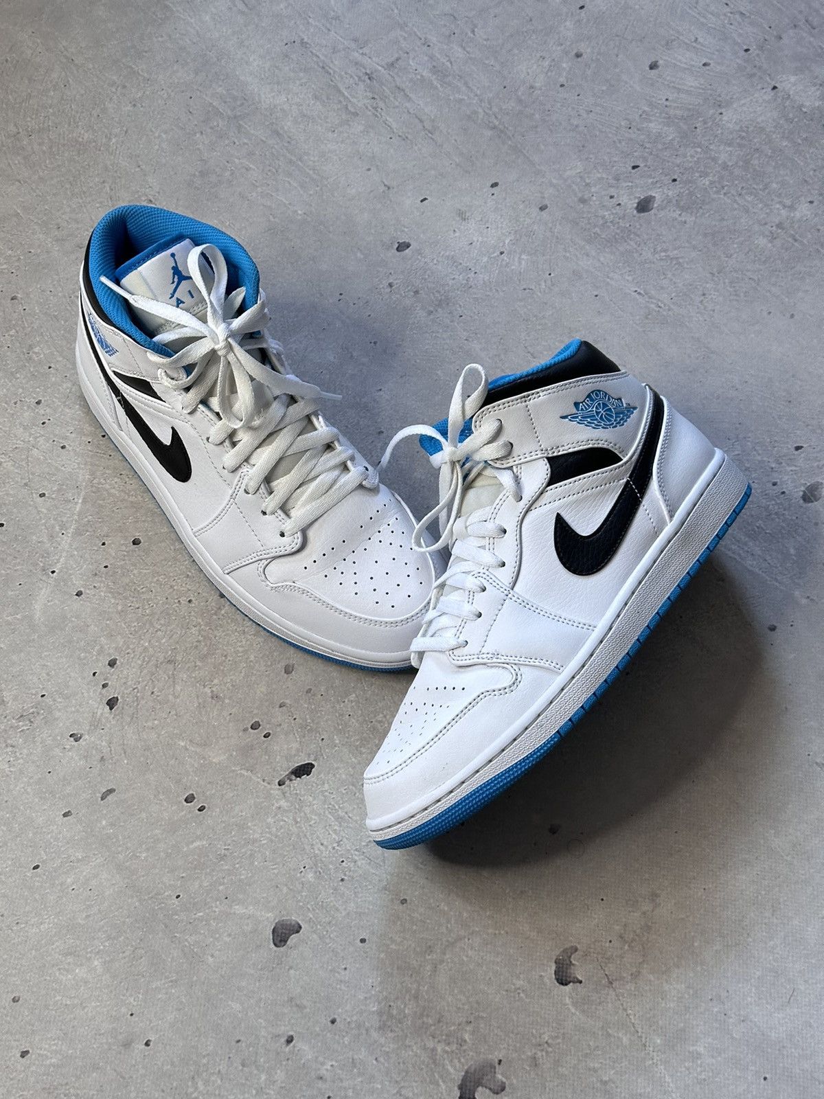 Jordan Brand × Nike Nike Air Jordan 1 MID White Size US 10 / EU 43 - 1 Thumbnail