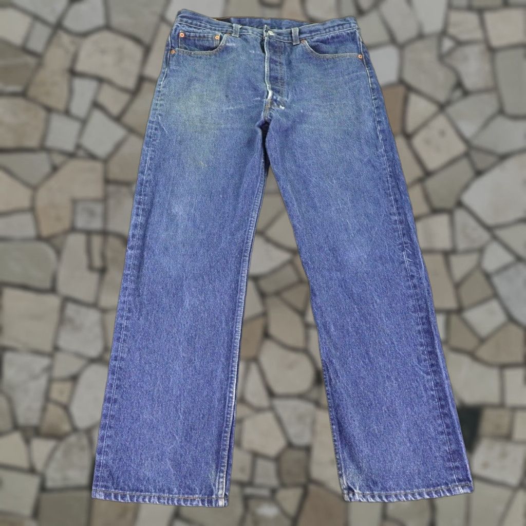 Levi's VINTAGE Levi's 501 Jeans Men 36x32 Blue Denim Straight Leg 80s Size US 33 - 1 Thumbnail