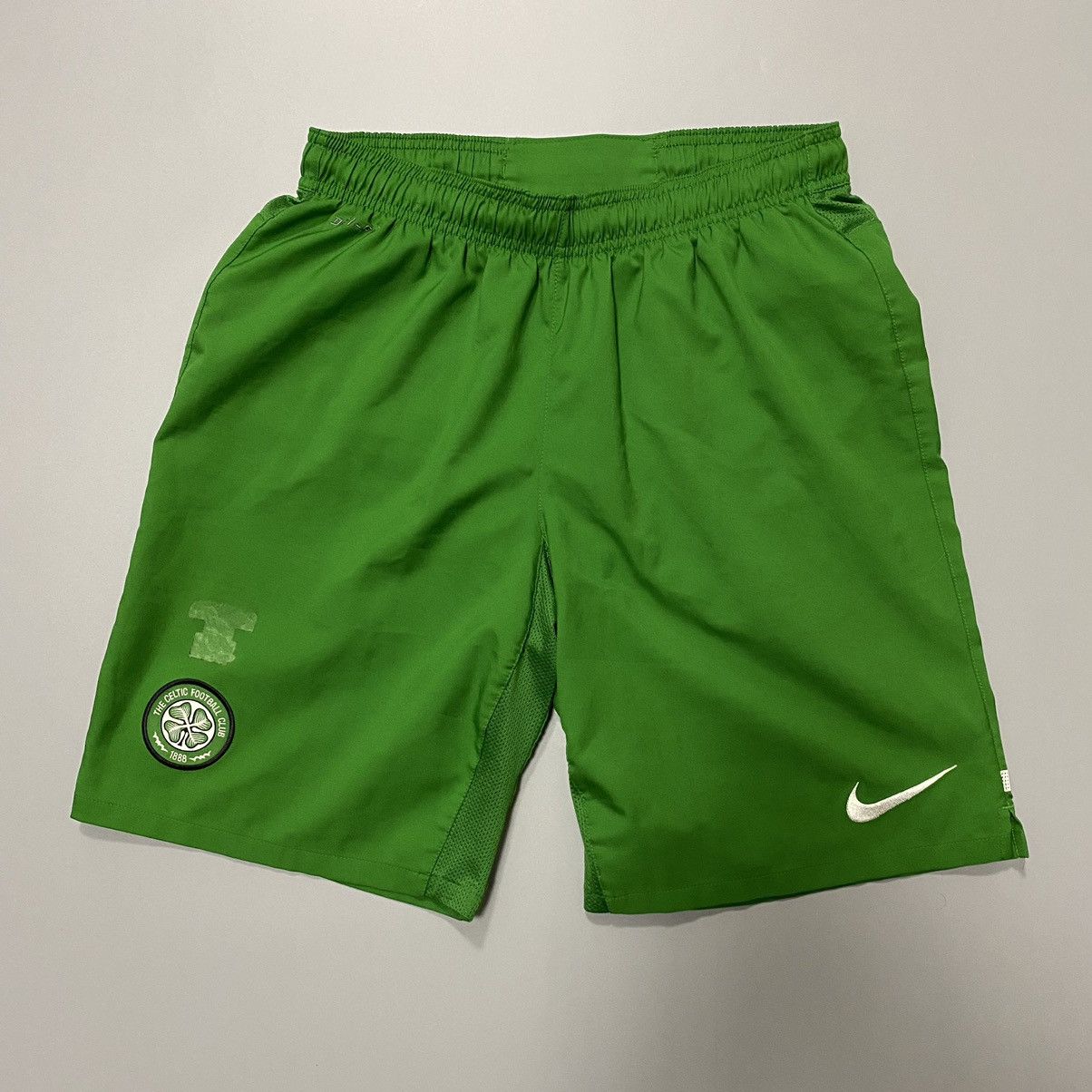 Nike Nike FC Celtic 2010-2011 Green Shorts Mens Size M Size US 32 / EU 48 - 1 Thumbnail