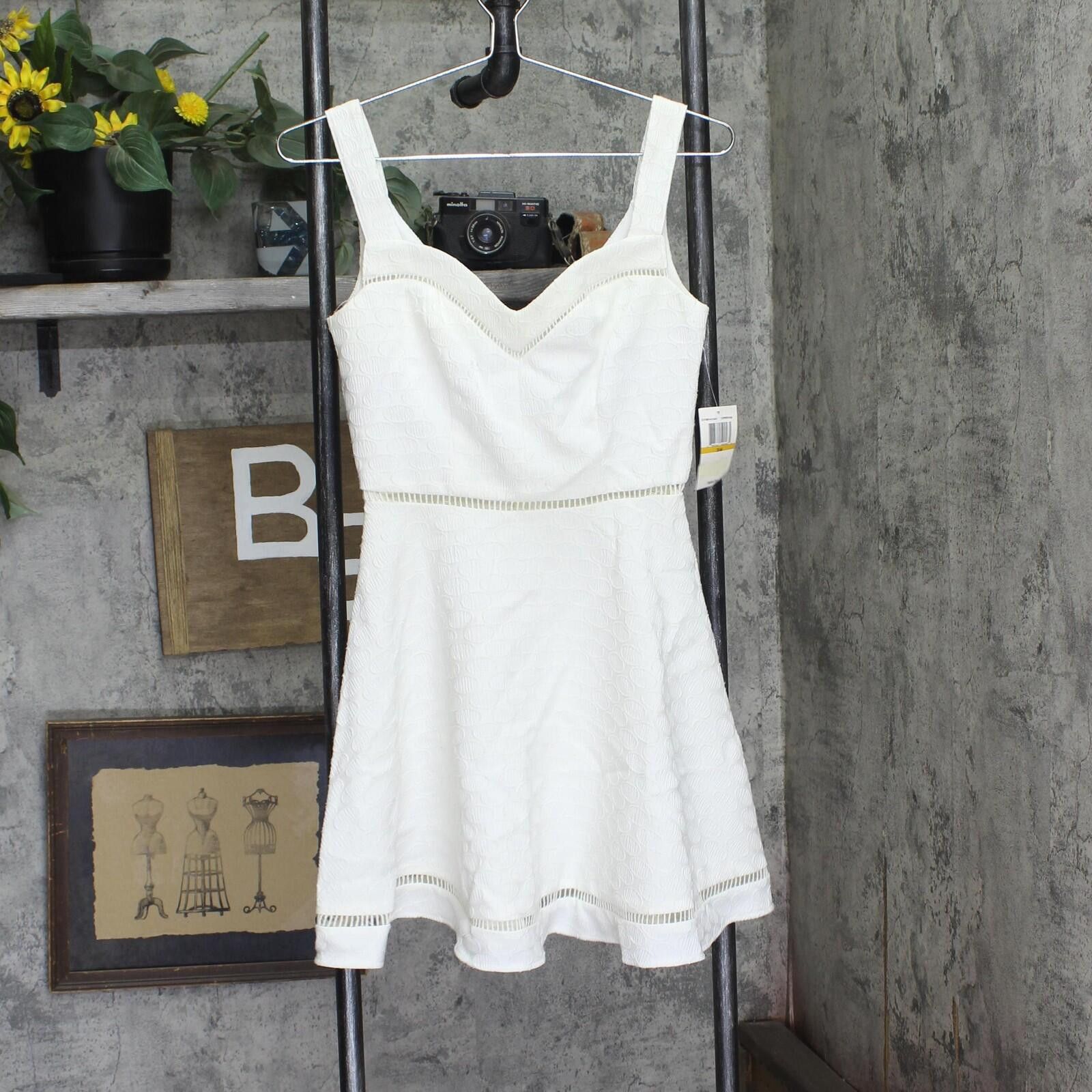 Other B Darlin Textured Crochet-trim Fit & Flare Dress White 3/4 Size M / US 6-8 / IT 42-44 - 1 Thumbnail