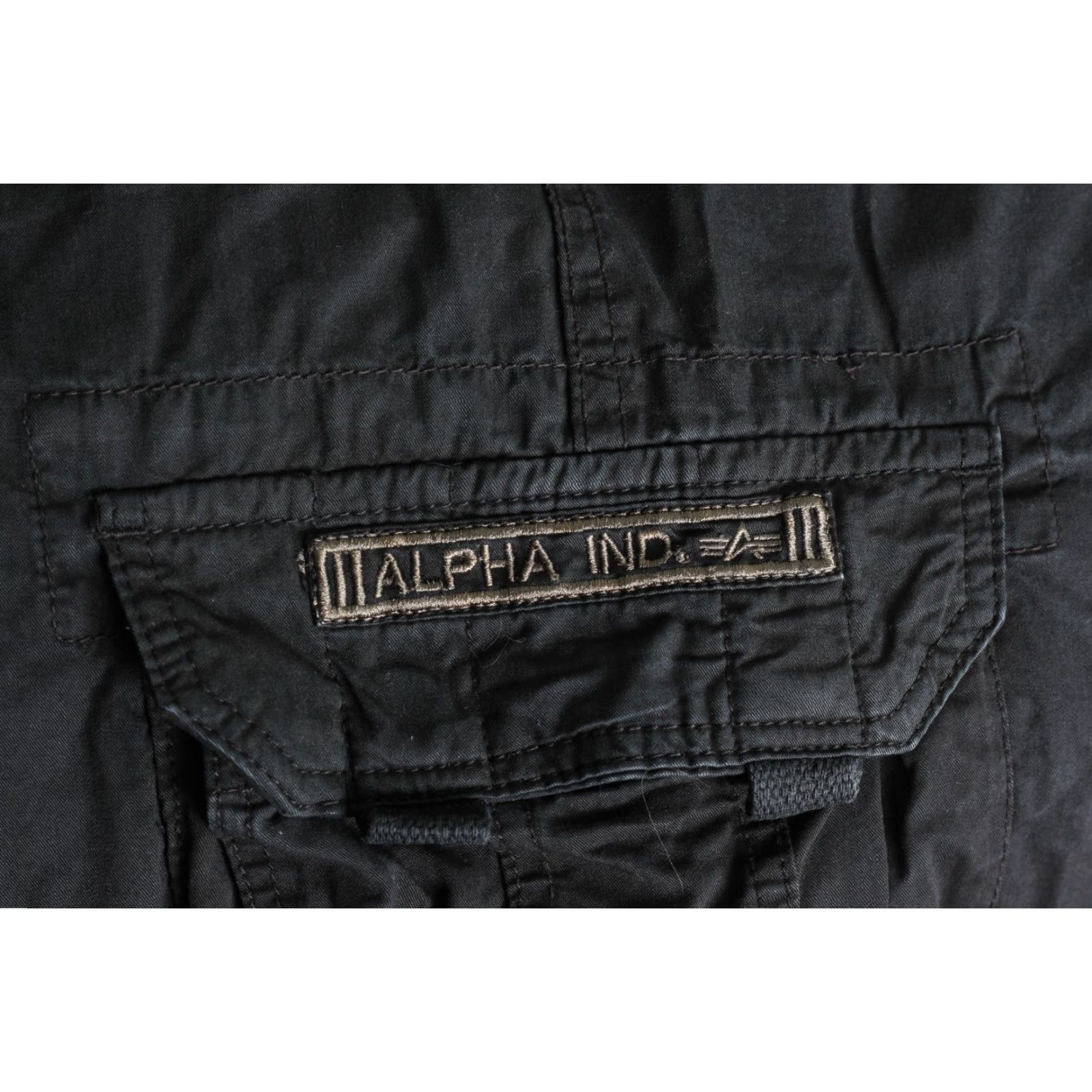 Alpha Industries VINTAGE ALPHA INDUSTRIES Cargo Shorts Men Size W30 DZ7054 Black Cargo Shorts Men 30 Inseam 13" Waist 30" Black Mens Size US 30 / EU 46 - 3 Thumbnail