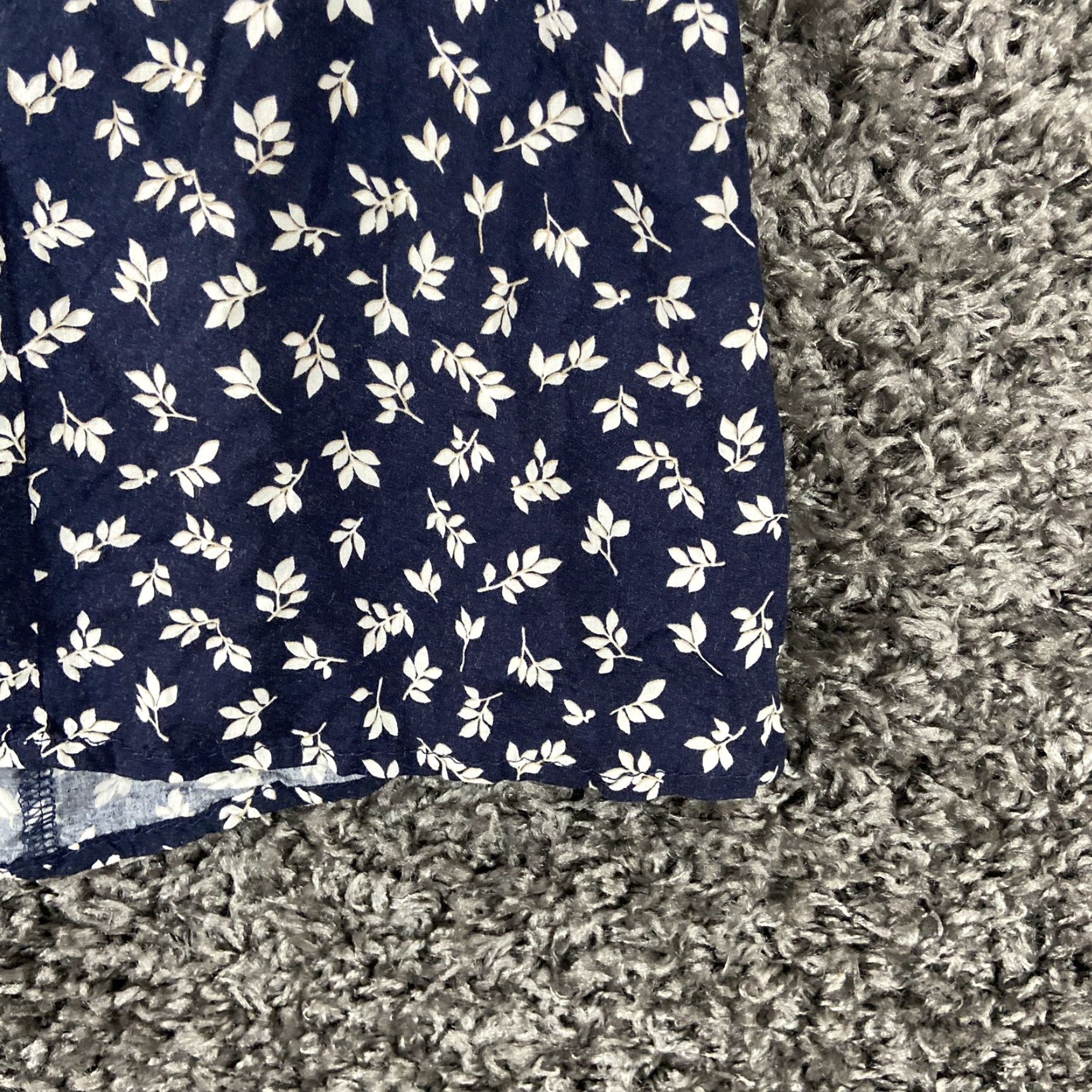 Vintage Dee Elly Floral Blouse Women’s S Blue White Short Sleeves Size S / US 4 / IT 40 - 2 Thumbnail
