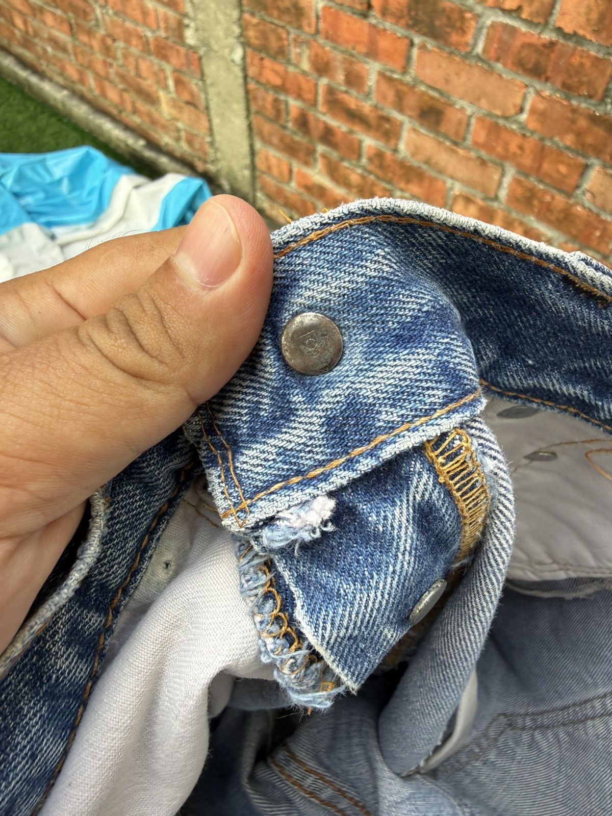Levi's Vintage Clothing W33x30.5 Vintage levi’s 501 redline 80s repaired made in USA Size US 33 - 14 Thumbnail