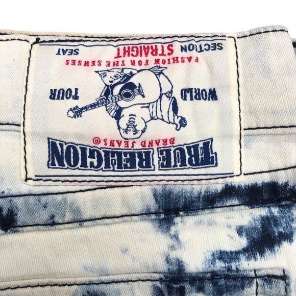 True Religion EXTREMELY RARE MISSPRINTED True Religion Jeans Size 38 Upsid Size US 38 / EU 54 - 8 Thumbnail