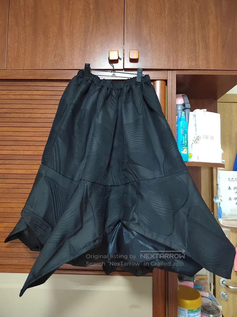 Comme des Garcons Comme Des Garcons size XS Bow Tie Asymmetrical Solid Skirt Size 23" - 6 Thumbnail