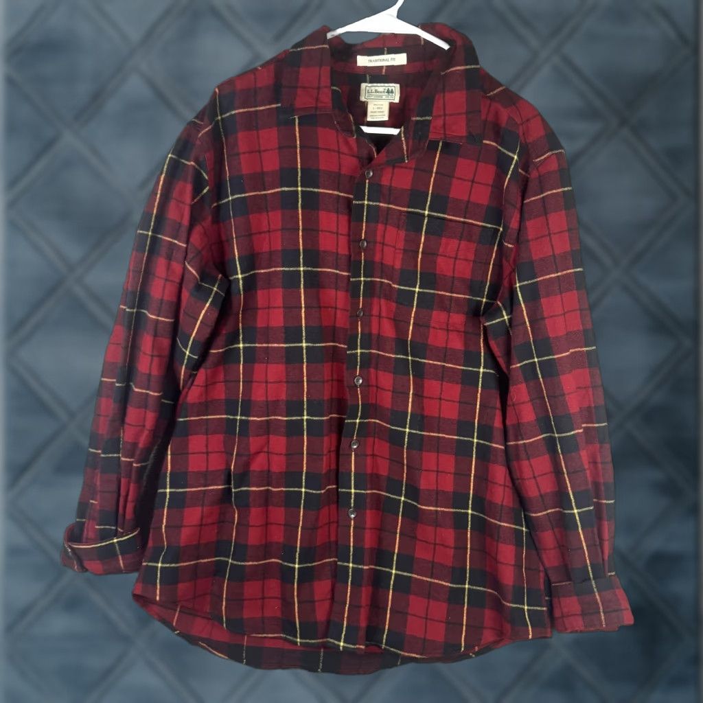 Vintage L.L. Bean Shirt Mens Large Plaid Flannel Long Sleeve Button Up Traditional Fit Red Black Yellow Accent Pocket Size US L / EU 52-54 / 3 - 1 Thumbnail