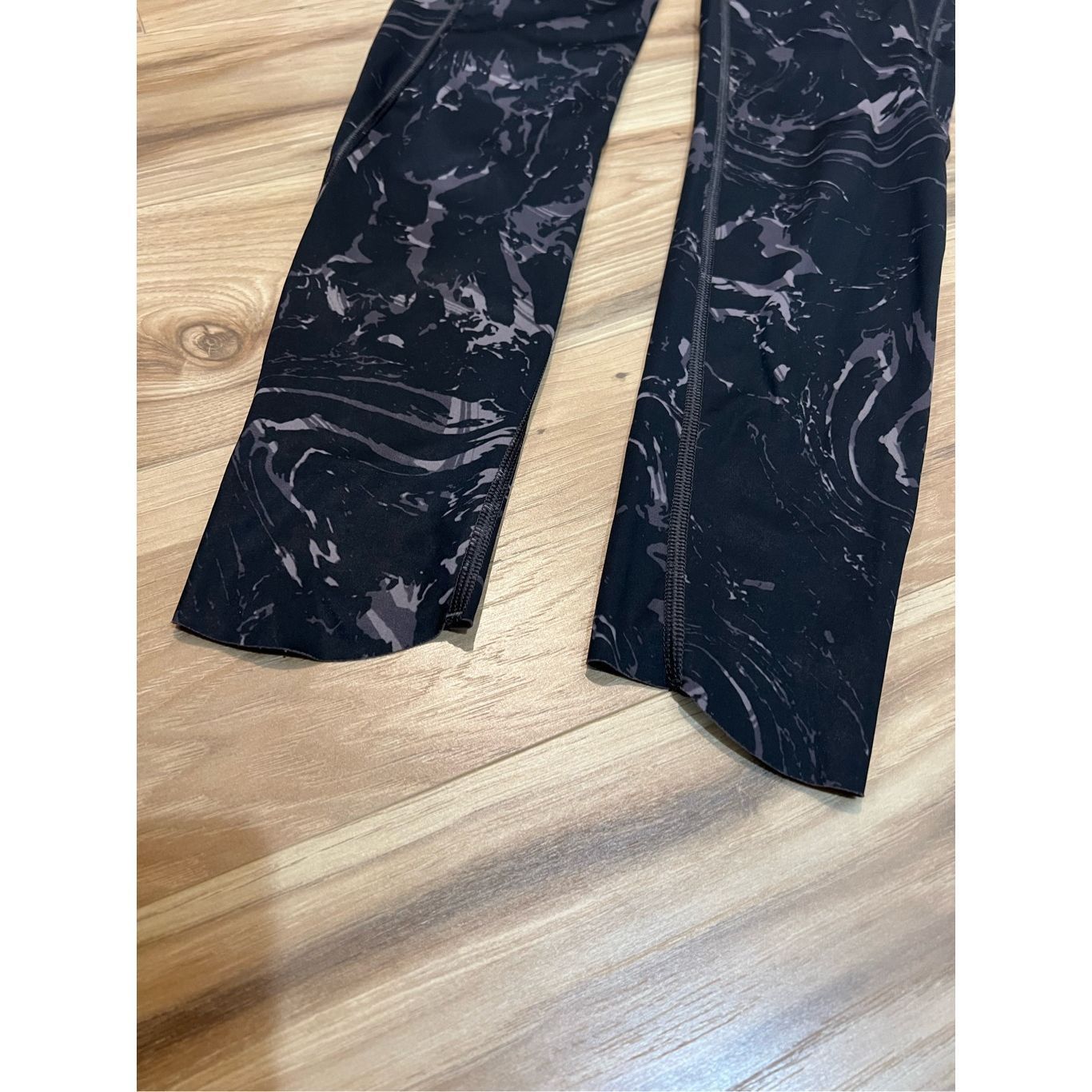 Athleta Athleta Velocity Stash Pocket Black Marbled 7/8 Legging sz X Size 25" / US 0 / IT 36 - 10 Thumbnail