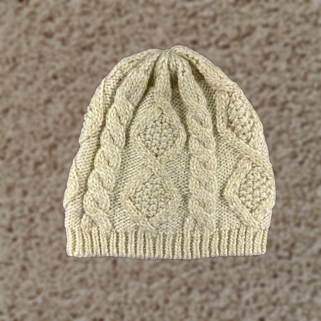 Vintage Womens Beanie Toque One Size Ivory Gold Metallic Knit Acrylic Snow Ski Camping Size ONE SIZE - 1 Thumbnail
