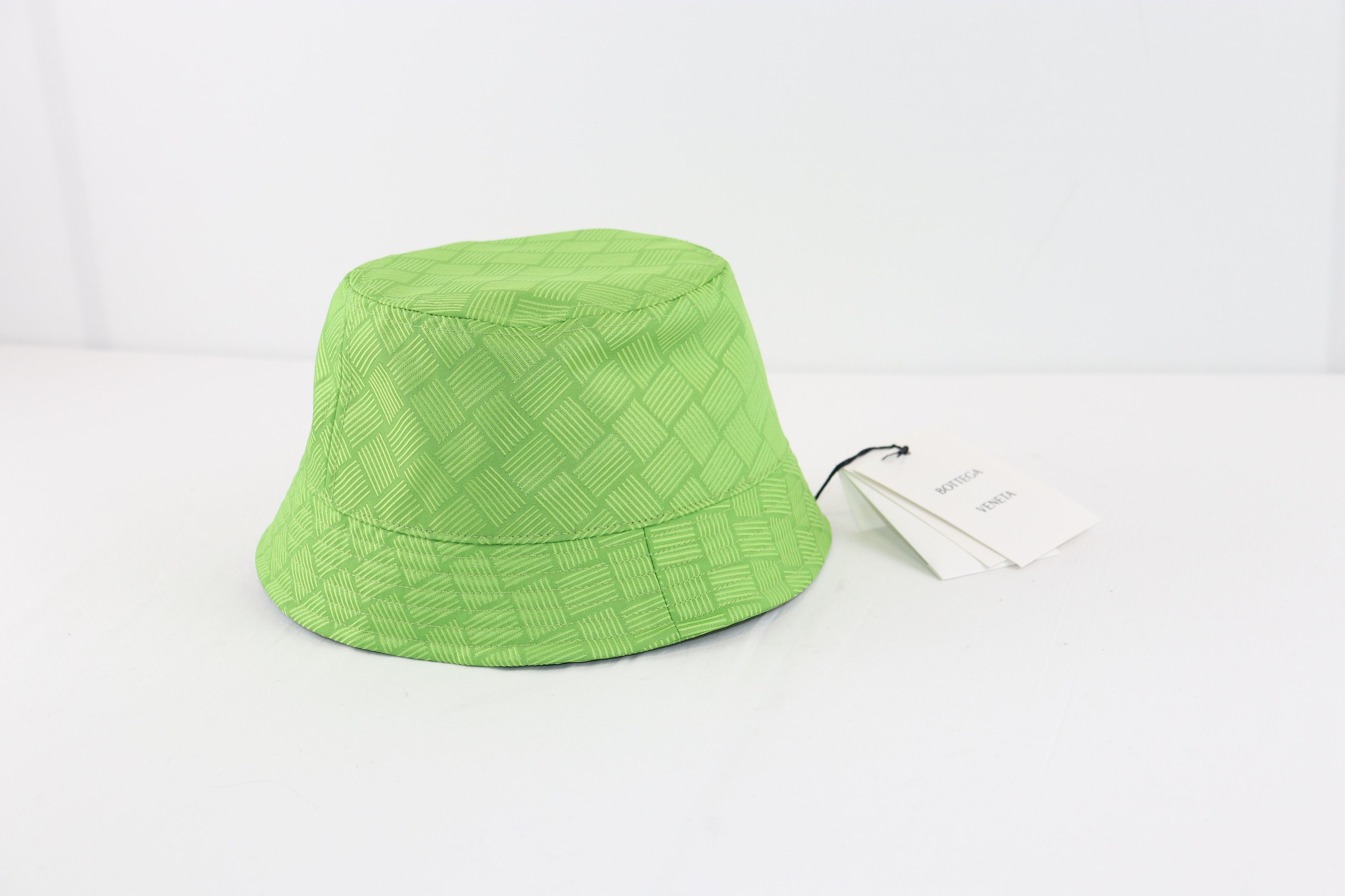 Bottega Veneta o1rshd1 Size: M / Bucket Hat in Acid Green Size ONE SIZE - 7 Thumbnail
