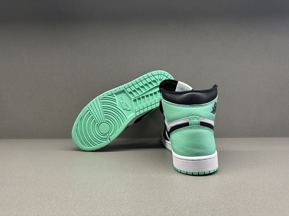 Jordan Brand Jordan 1 Retro High OG Green Glow Size US 9 / EU 42 - 9 Thumbnail