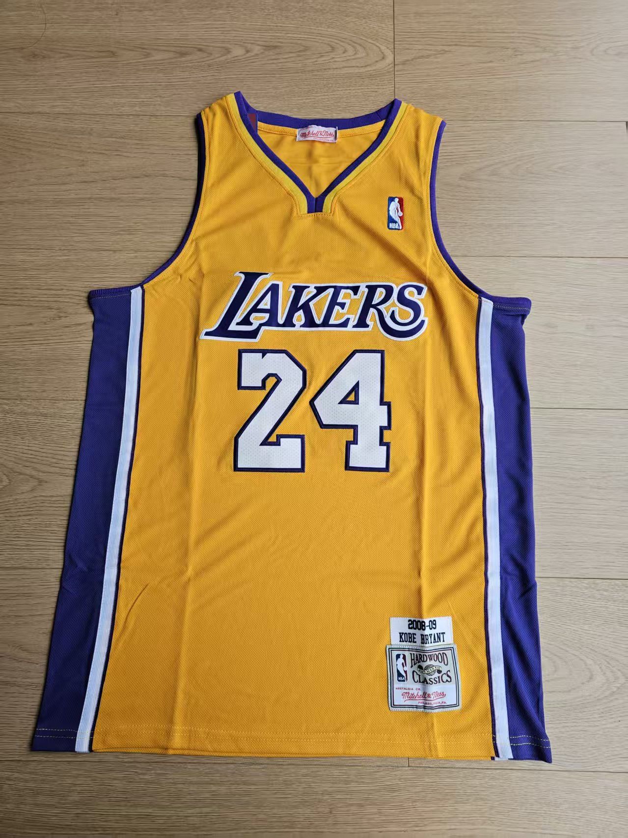 NBA Los Angeles Lakers #24 Kobe Bryant Jersey Stitched Yellow Size US M / EU 48-50 / 2 - 1 Thumbnail