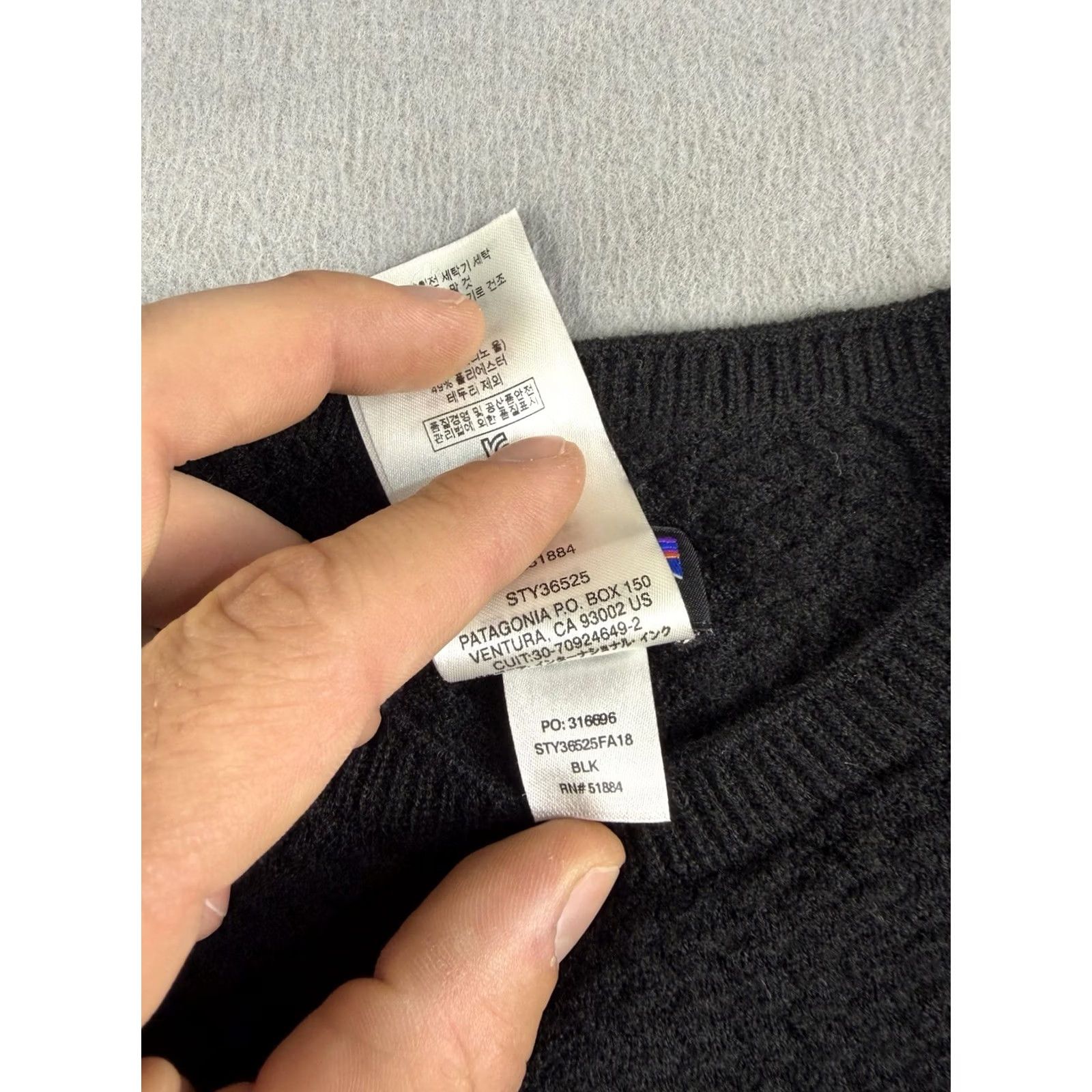 Patagonia Patagonia T-Shirt Women’s Small Black Merino Baselayer Long Sleeve Activewear Size S / US 4 / IT 40 - 4 Thumbnail