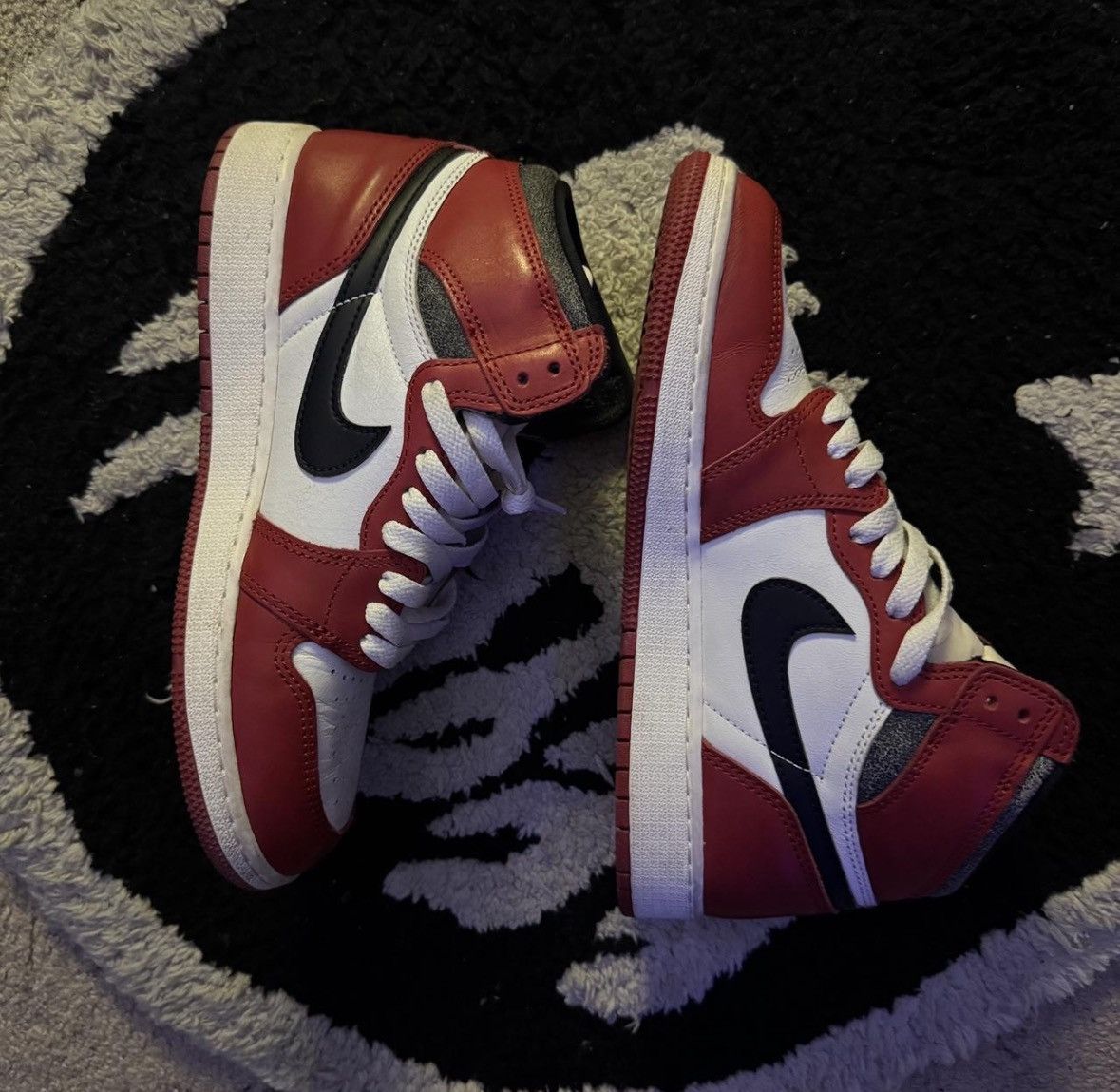Nike Air Jordan 1 Retro High OG Chicago Lost and Found Size US 6 / EU 39 - 4 Thumbnail