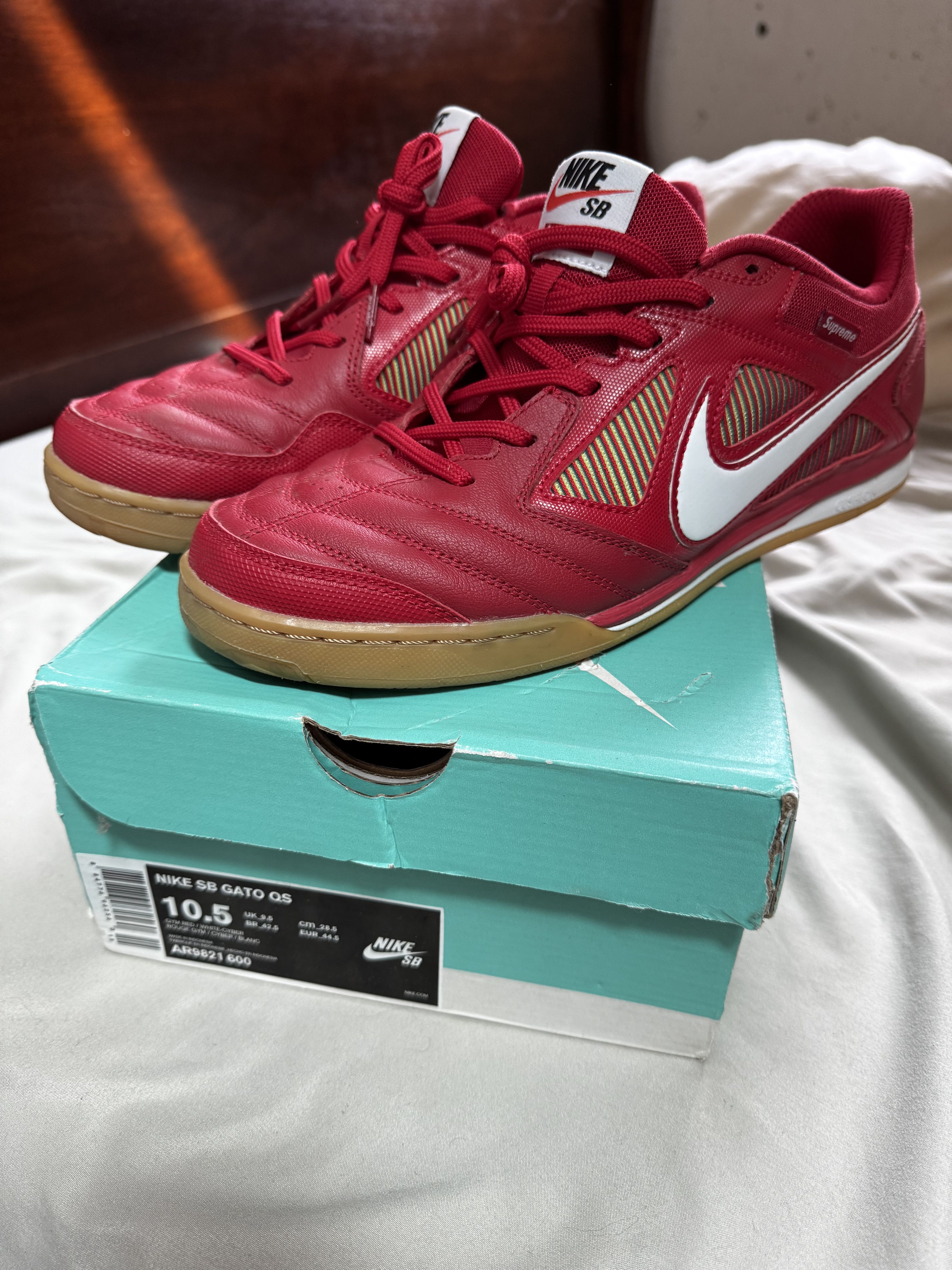 Supreme Supreme Nike SB Gato Size US 10.5 / EU 43-44 - 1 Thumbnail