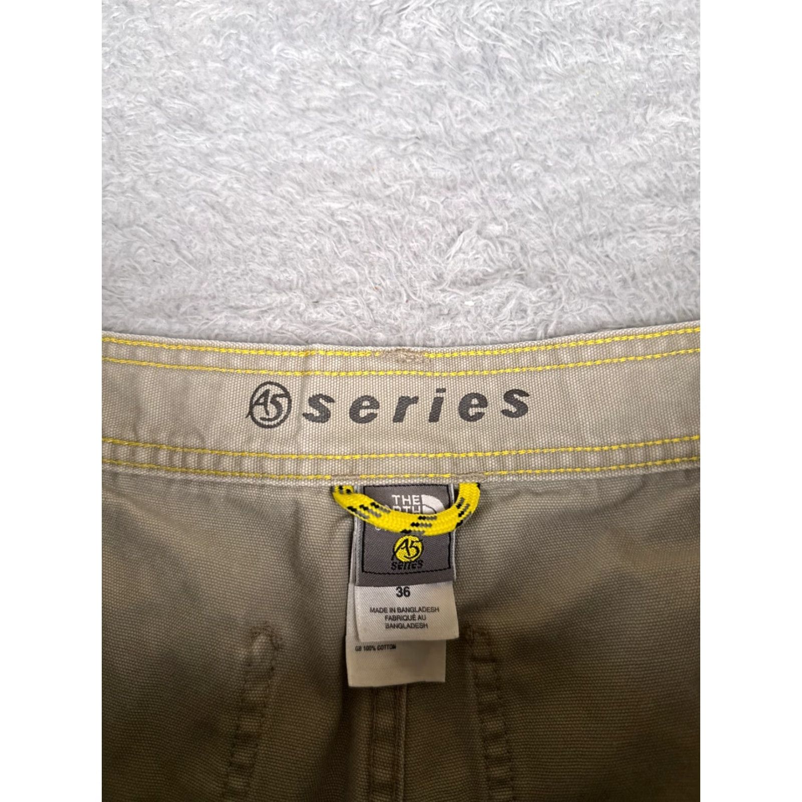 The North Face The North Face Men Short Beige Cotton Canvas Cargo 36x10 Belted Zip Front Pockets Casual Vintage No Size US 36 / EU 52 - 7 Thumbnail