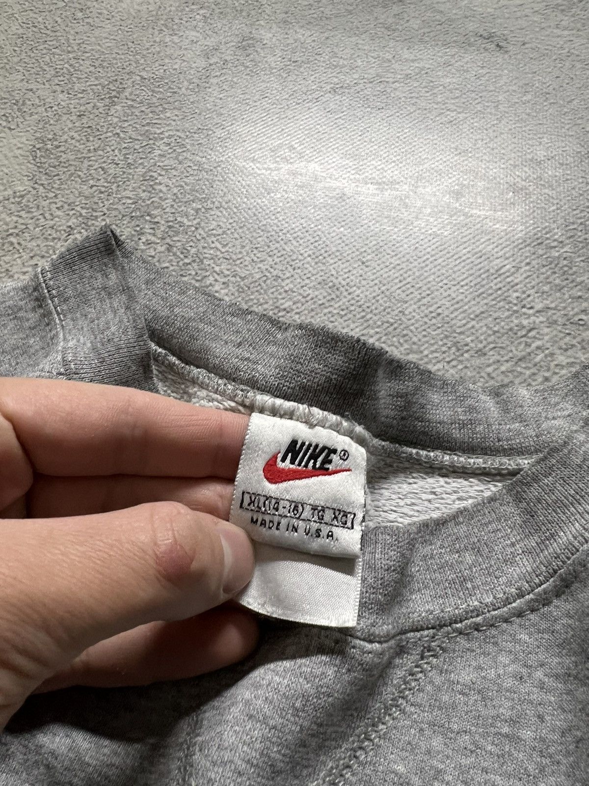 Nike × Vintage Vintage Y2k Nike USA 🩶 Faded Spell Out Logo Sweatshirt 90’s Size XL / US 12-14 / IT 48-50 - 11 Thumbnail