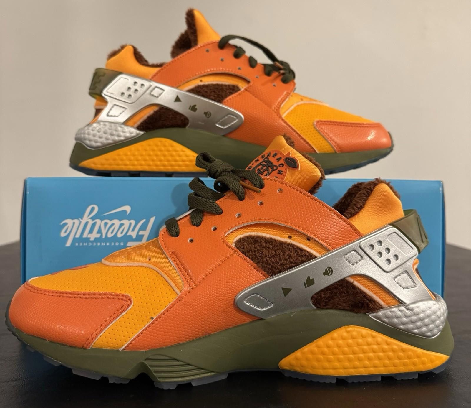 Nike Size 11 - Nike Air Huarache Doernbecher 2023 Size US 11 / EU 44 - 3 Thumbnail