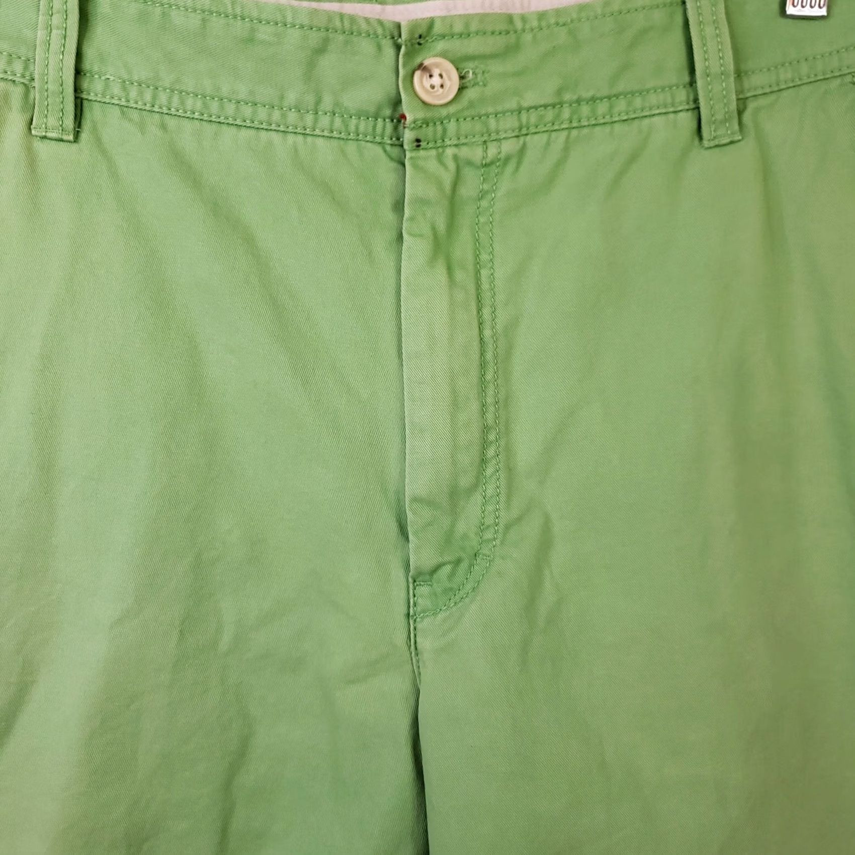 Izod IZOD Saltwater Shorts Mens 36x9 Green Casual Relaxed Size US 36 / EU 52 - 3 Thumbnail