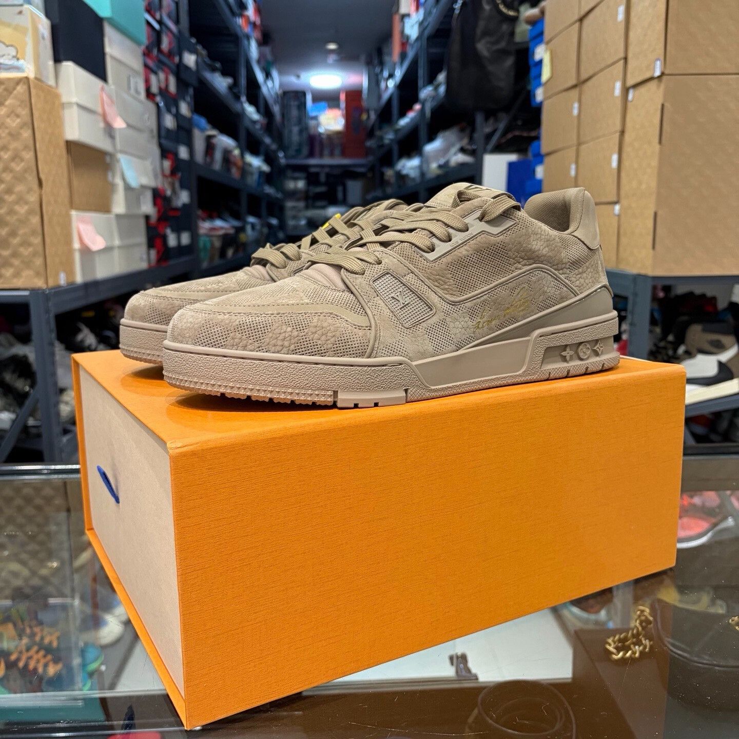 Louis Vuitton Louis Vuitton Trainer Brown Size US 10.5 / EU 43-44 - 1 Thumbnail