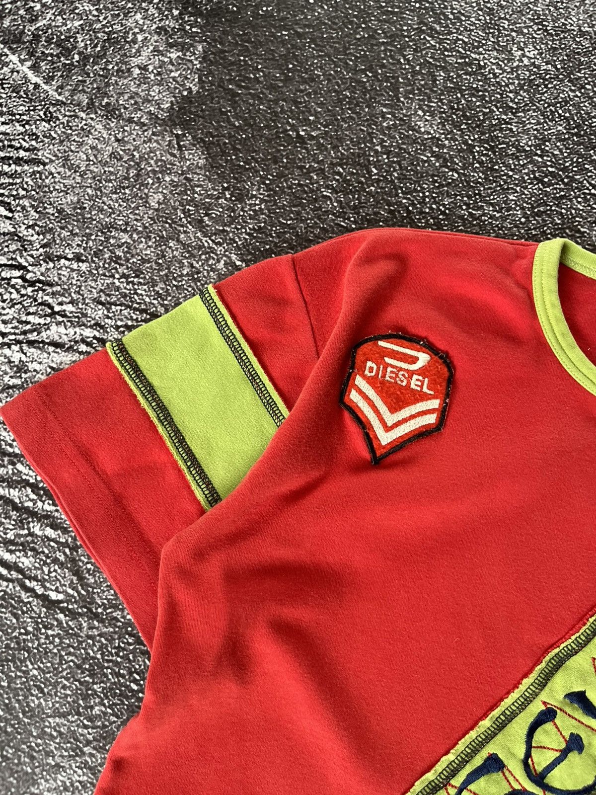 Diesel Vintage Diesel Big Logo Avant Garde Red Green Tee T-Shirt Size US M / EU 48-50 / 2 - 2 Thumbnail